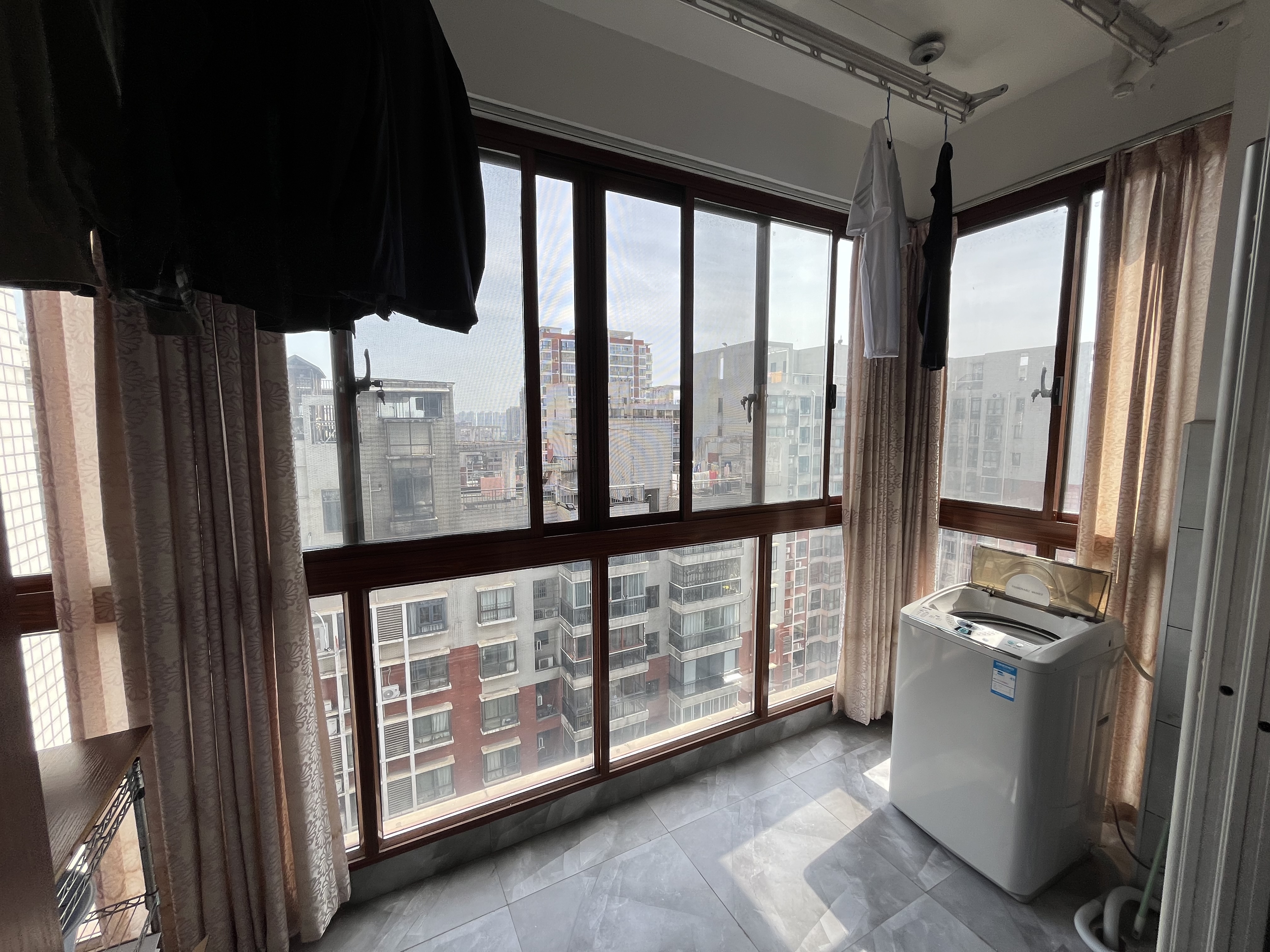 城市风景  6室2厅3卫   115.00万室内图