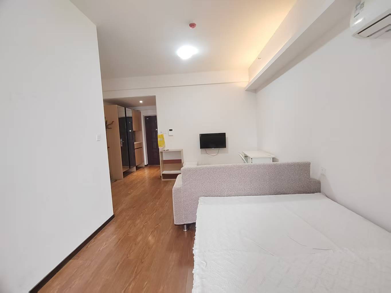 中泰财富湘江 1室1厅1卫 25.0万 中泰财富湘江 1室1厅1卫 25.0万室内图