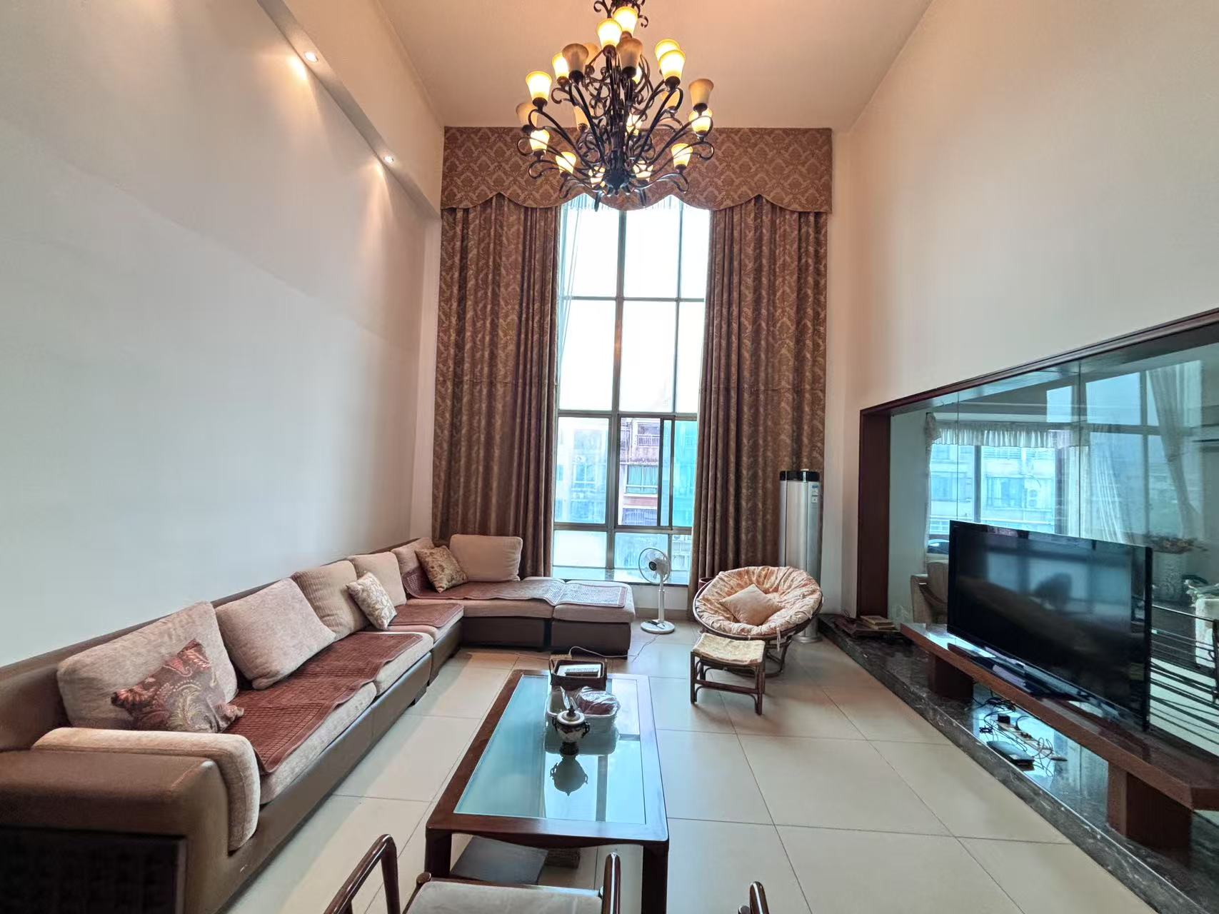 四季花园  5室2厅2卫    130.0万 四季花园  5室2厅2卫    130.0万室内图