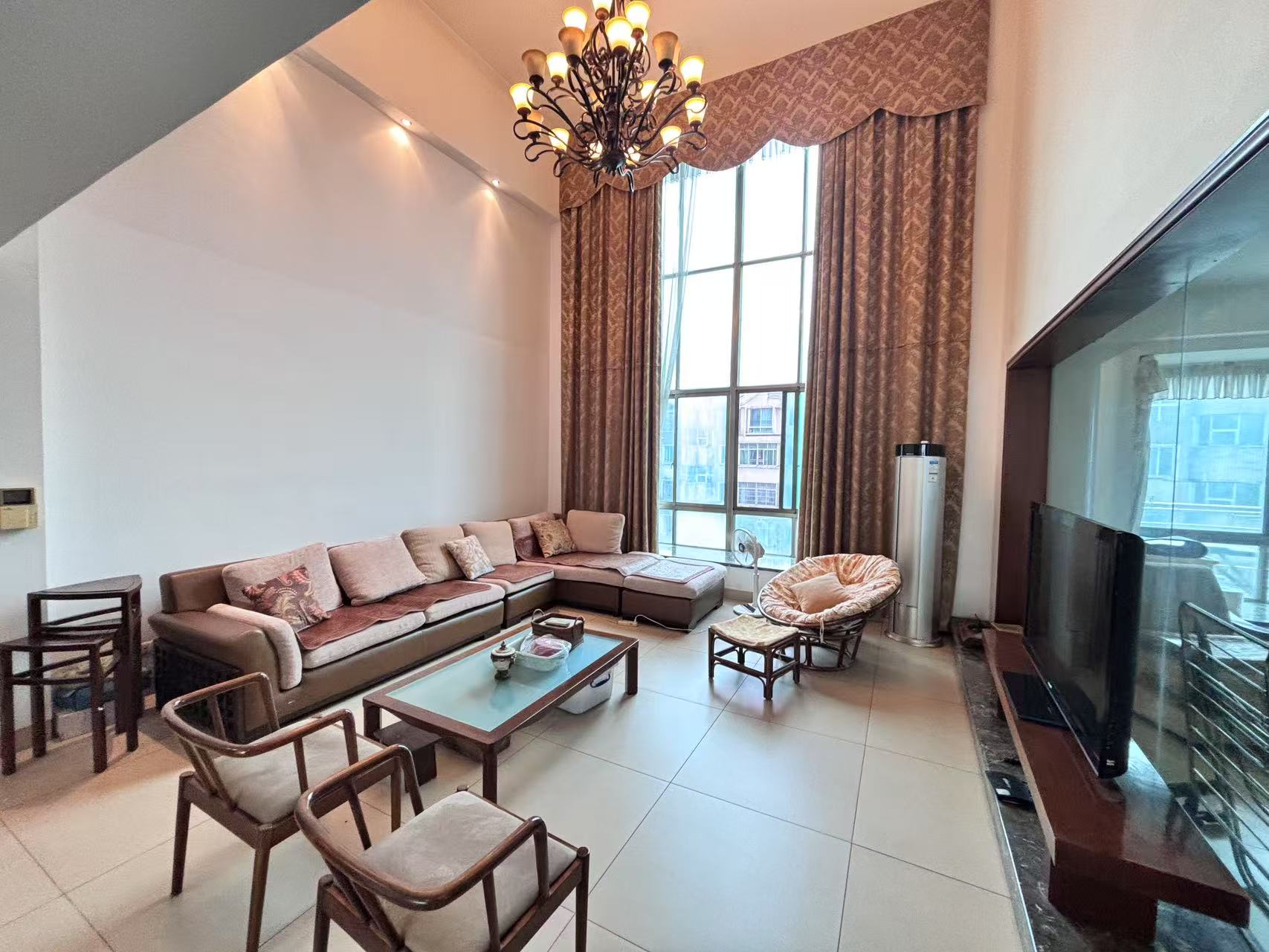 四季花园  5室2厅2卫    130.0万 四季花园  5室2厅2卫    130.0万室内图