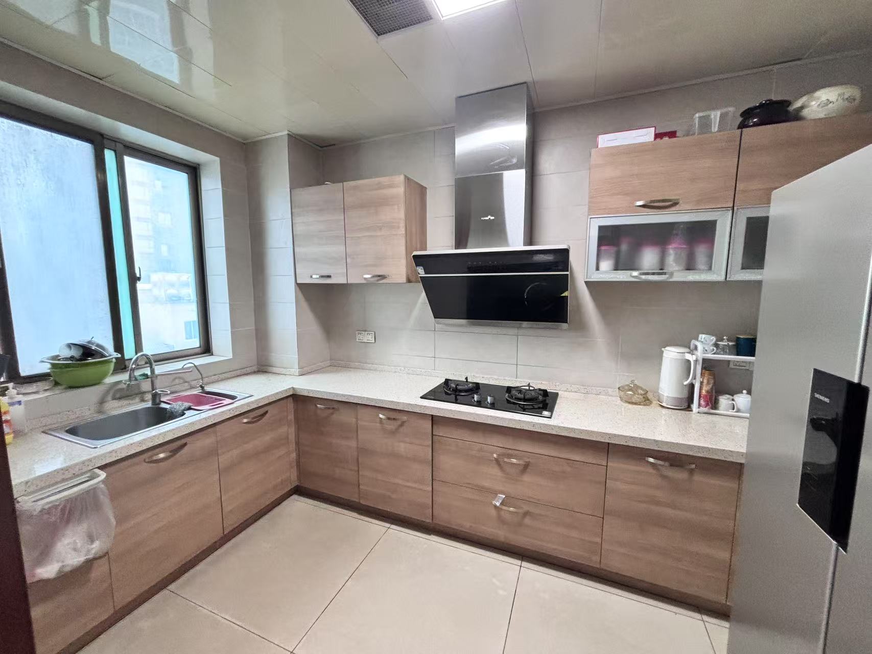 四季花园  5室2厅2卫    130.0万 四季花园  5室2厅2卫    130.0万室内图