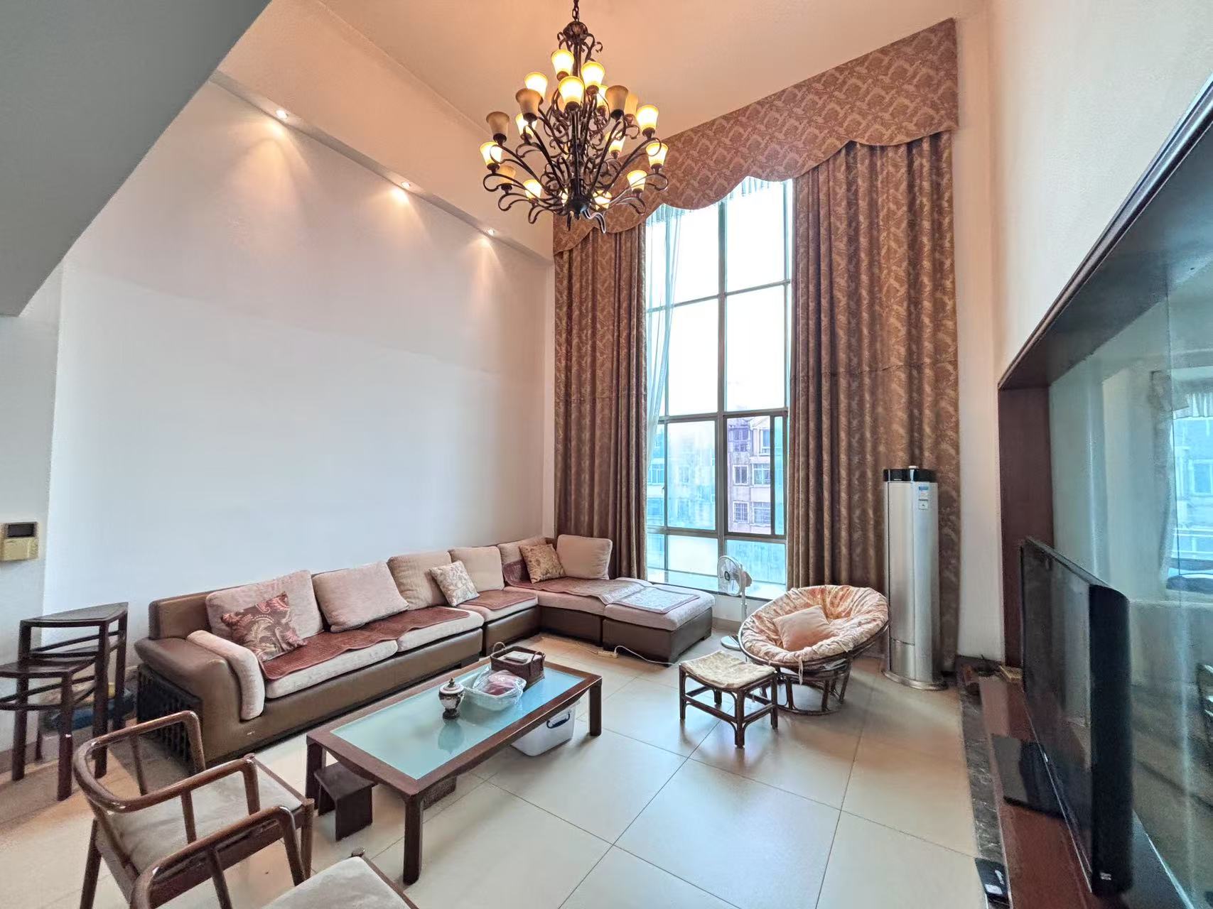 四季花园  5室2厅2卫    130.0万 四季花园  5室2厅2卫    130.0万室内图