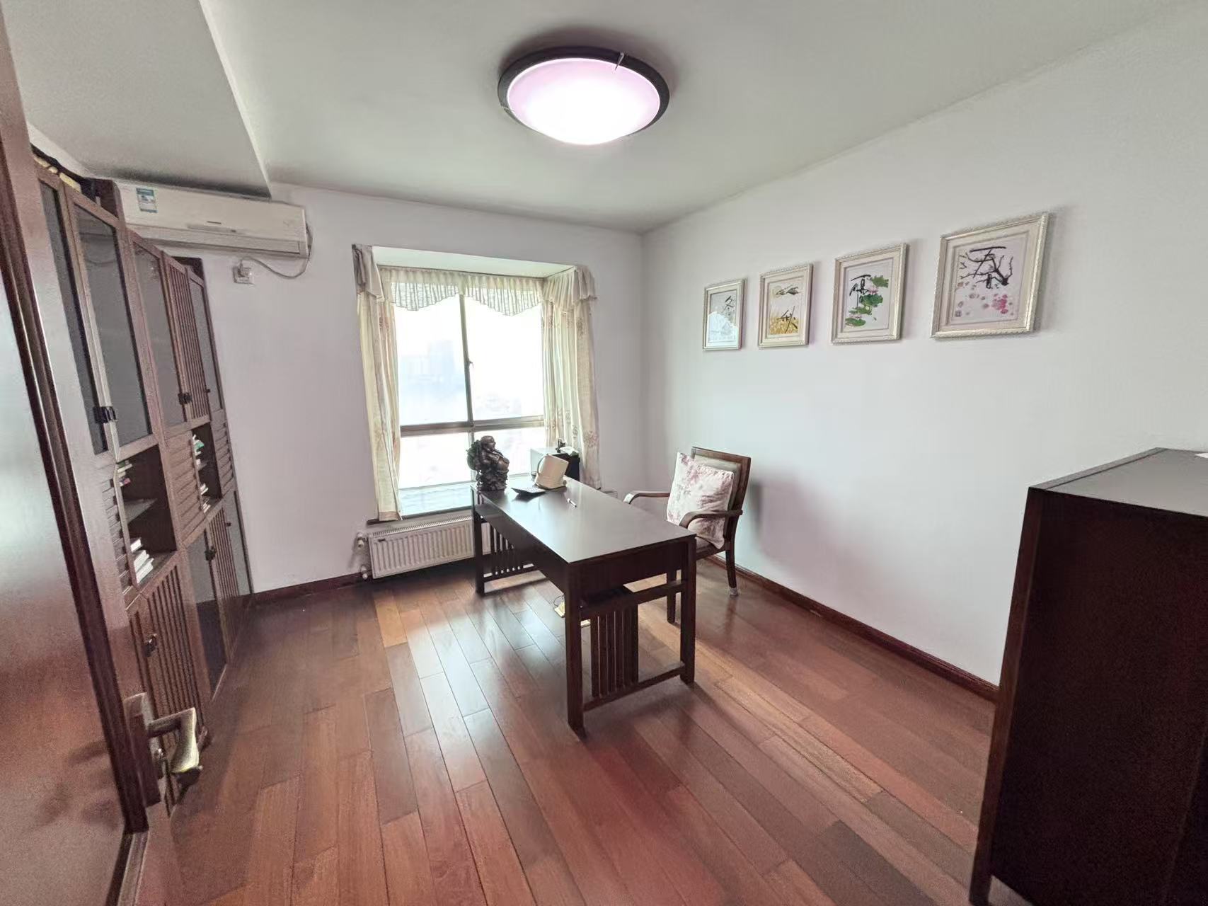 四季花园  5室2厅2卫    130.0万 四季花园  5室2厅2卫    130.0万室内图