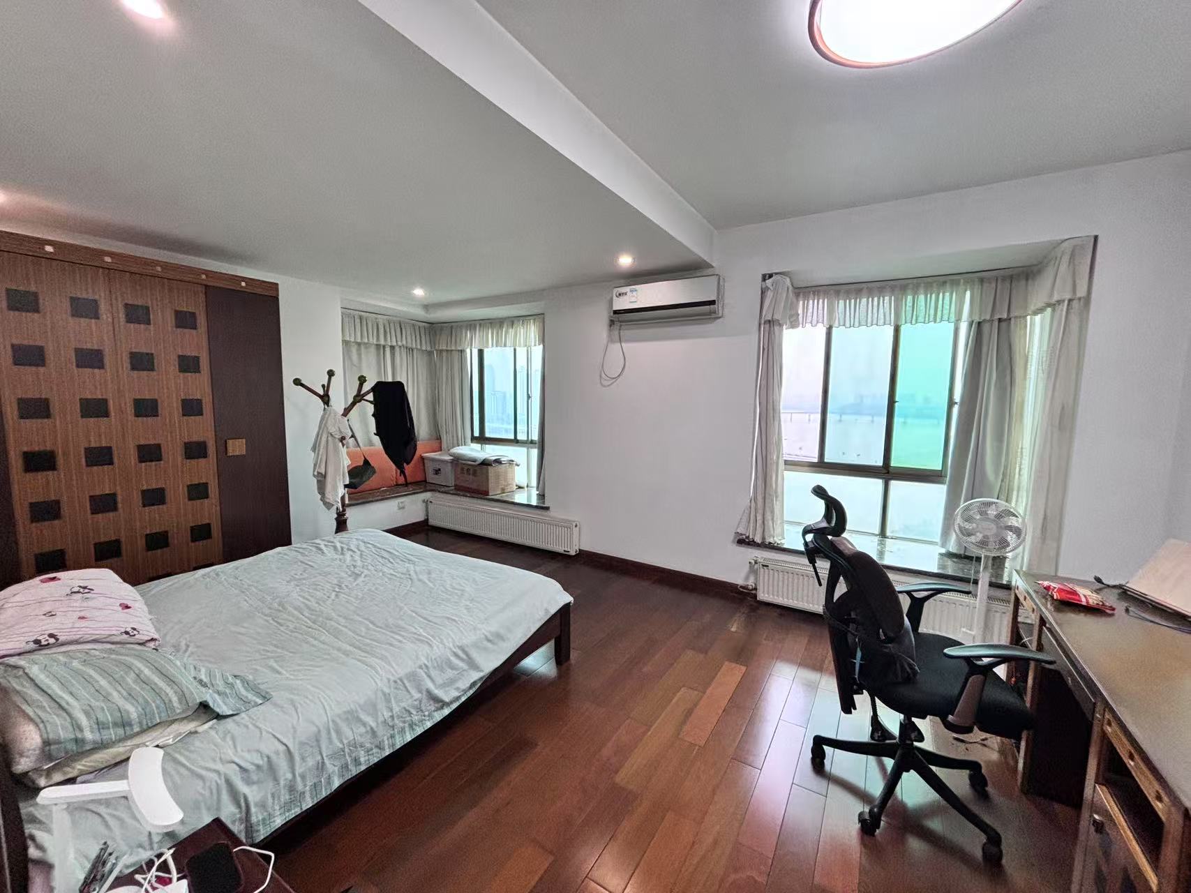 四季花园  5室2厅2卫    130.0万 四季花园  5室2厅2卫    130.0万室内图