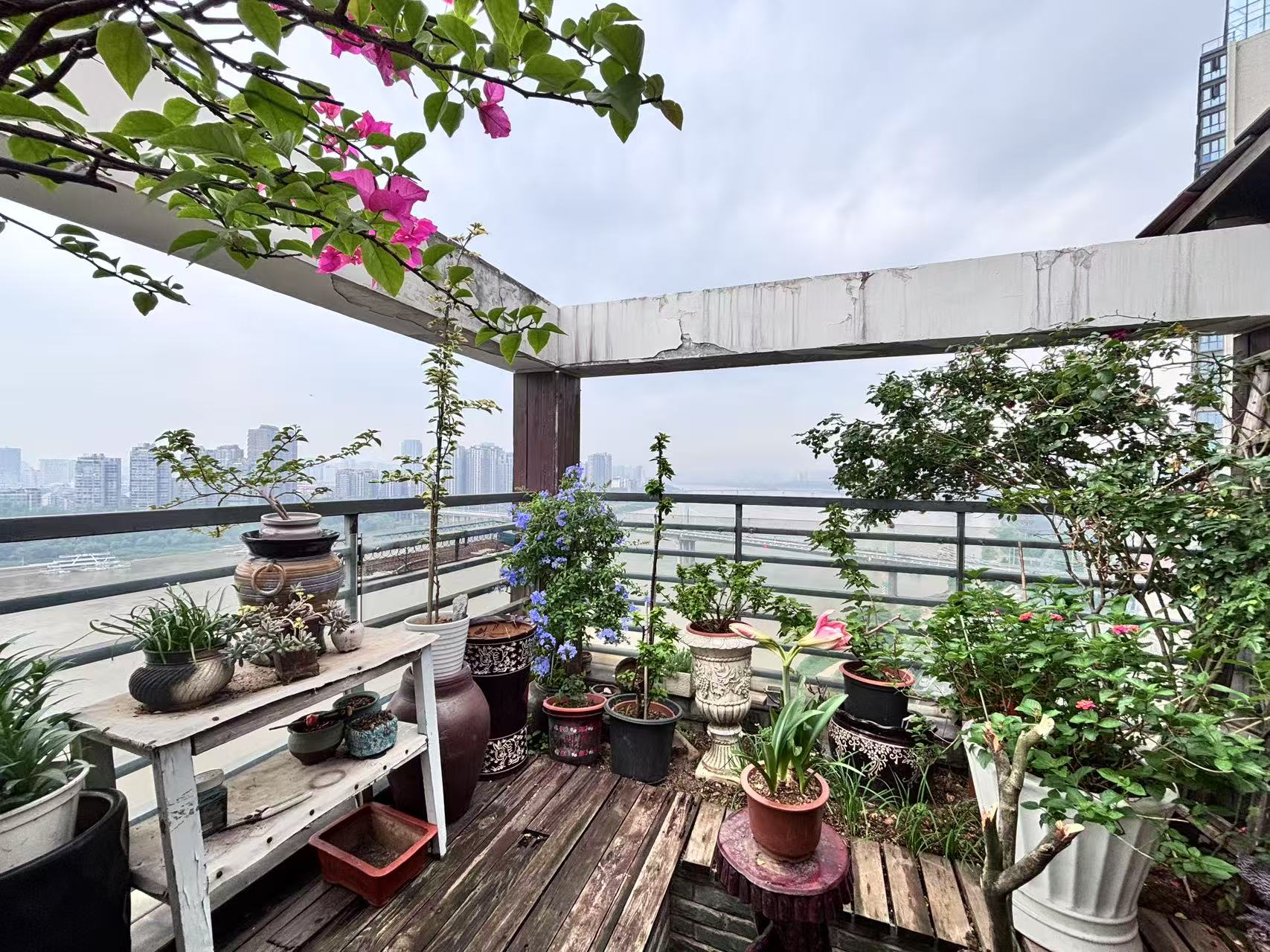 四季花园  5室2厅2卫    130.0万 四季花园  5室2厅2卫    130.0万室内图