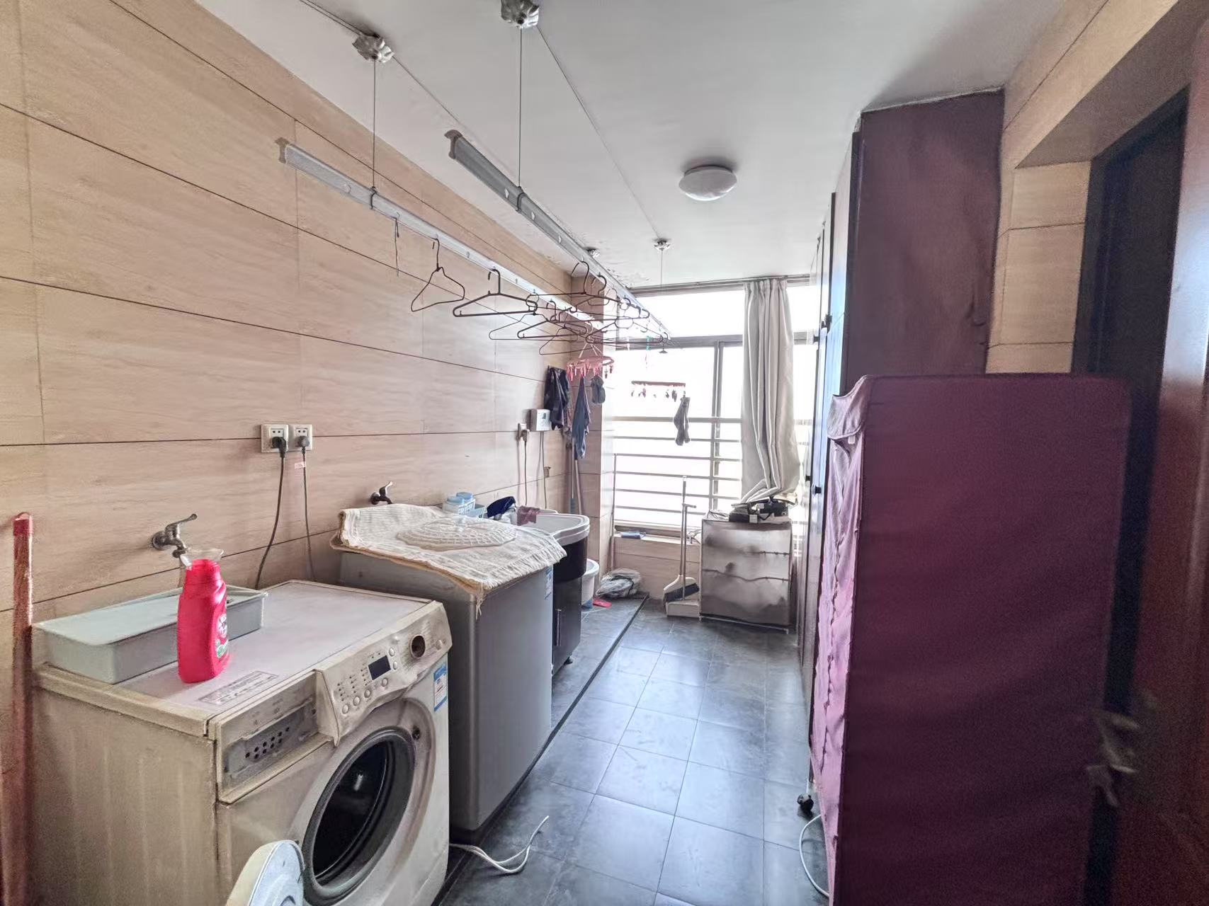 四季花园  5室2厅2卫    130.0万 四季花园  5室2厅2卫    130.0万室内图