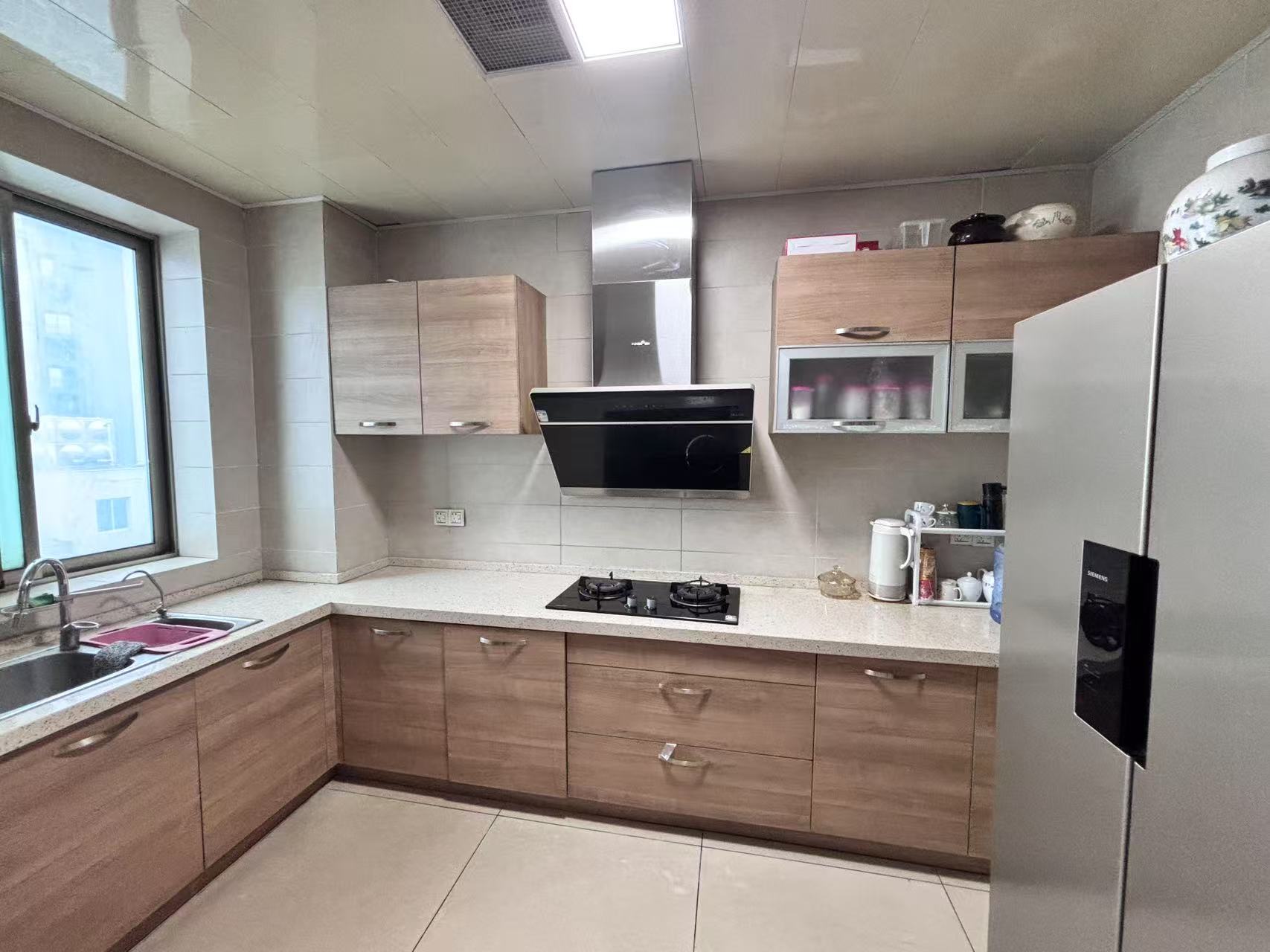 四季花园  5室2厅2卫    130.0万 四季花园  5室2厅2卫    130.0万室内图