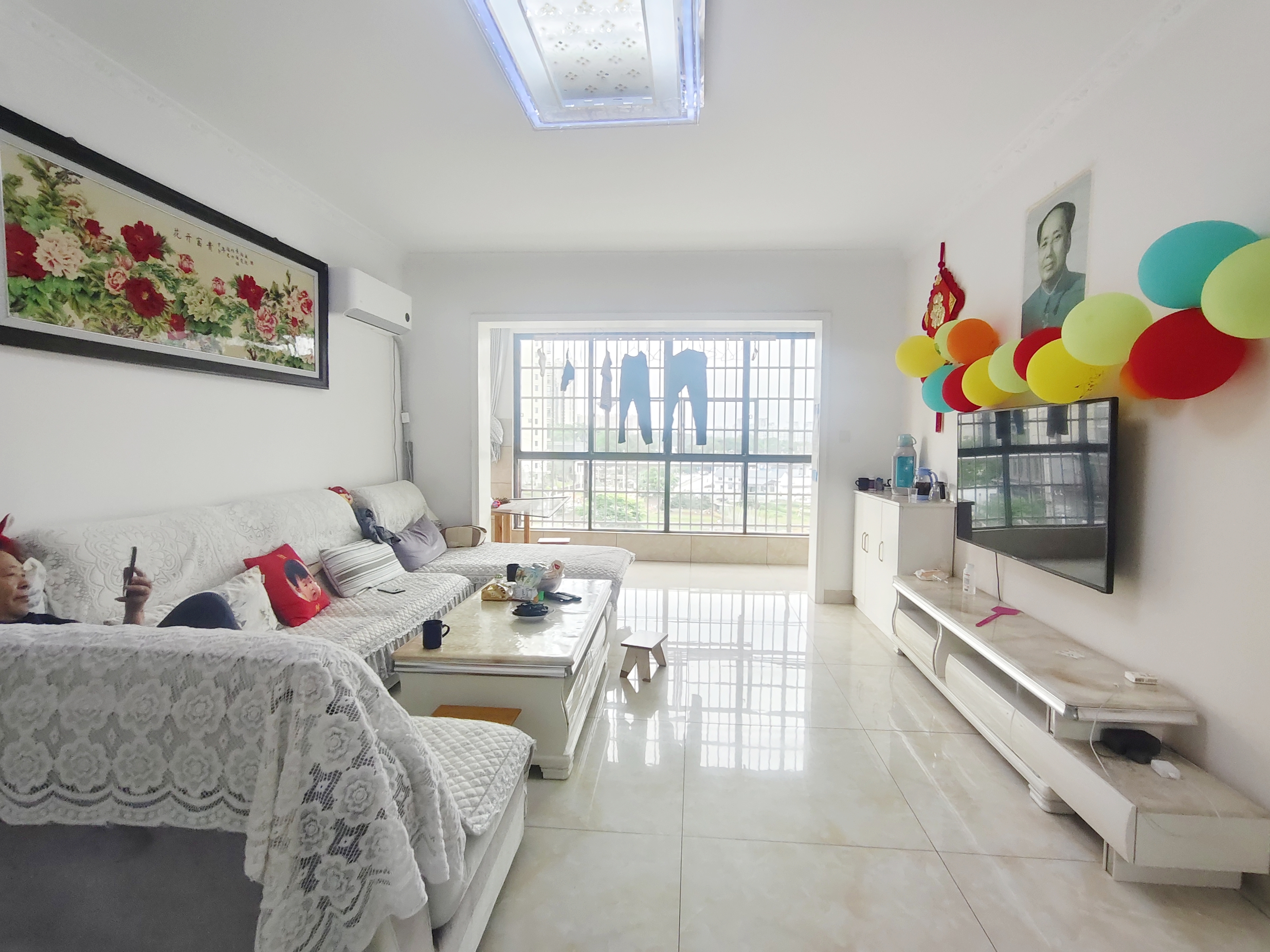 中央皇庭 3室2厅2卫 63.0万 中央皇庭 3室2厅2卫 63.0万室内图