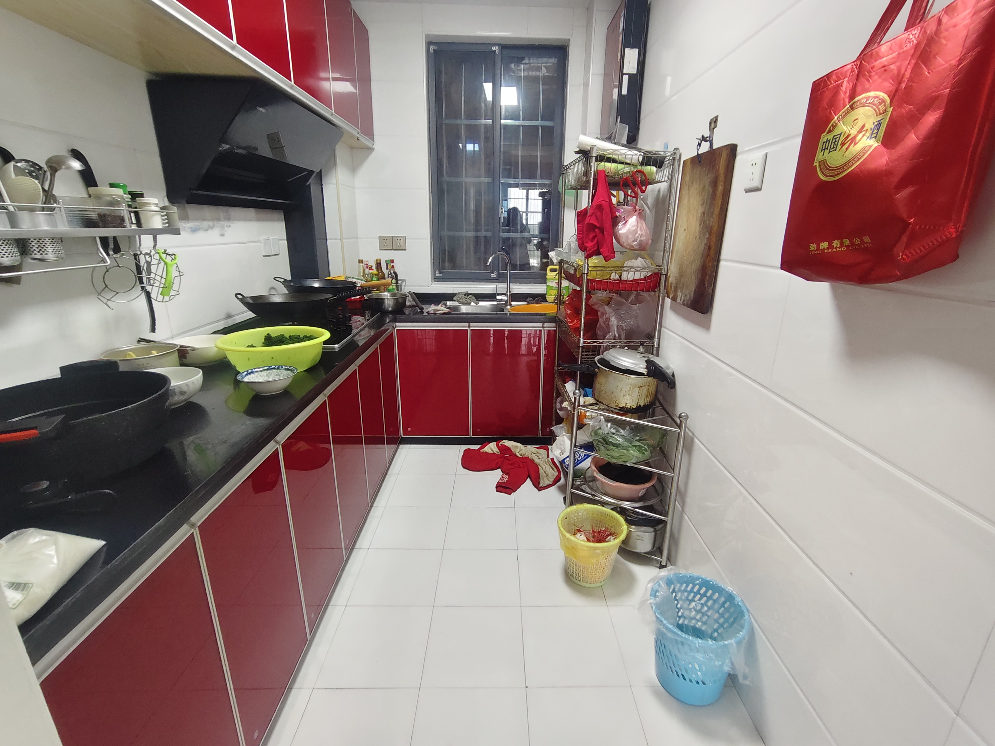 中央皇庭 3室2厅2卫 63.0万 中央皇庭 3室2厅2卫 63.0万室内图