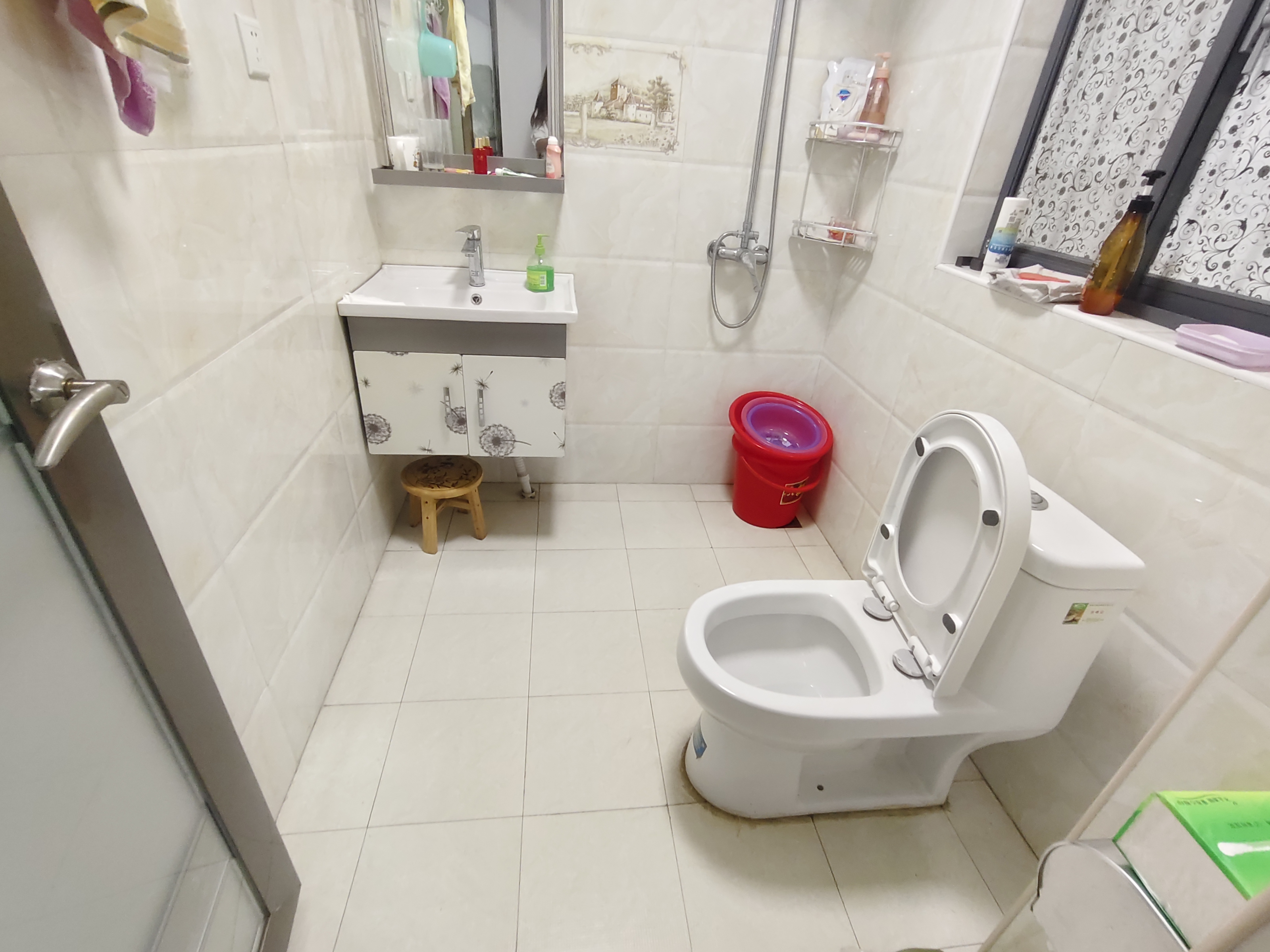 中央皇庭 3室2厅2卫 63.0万 中央皇庭 3室2厅2卫 63.0万室内图