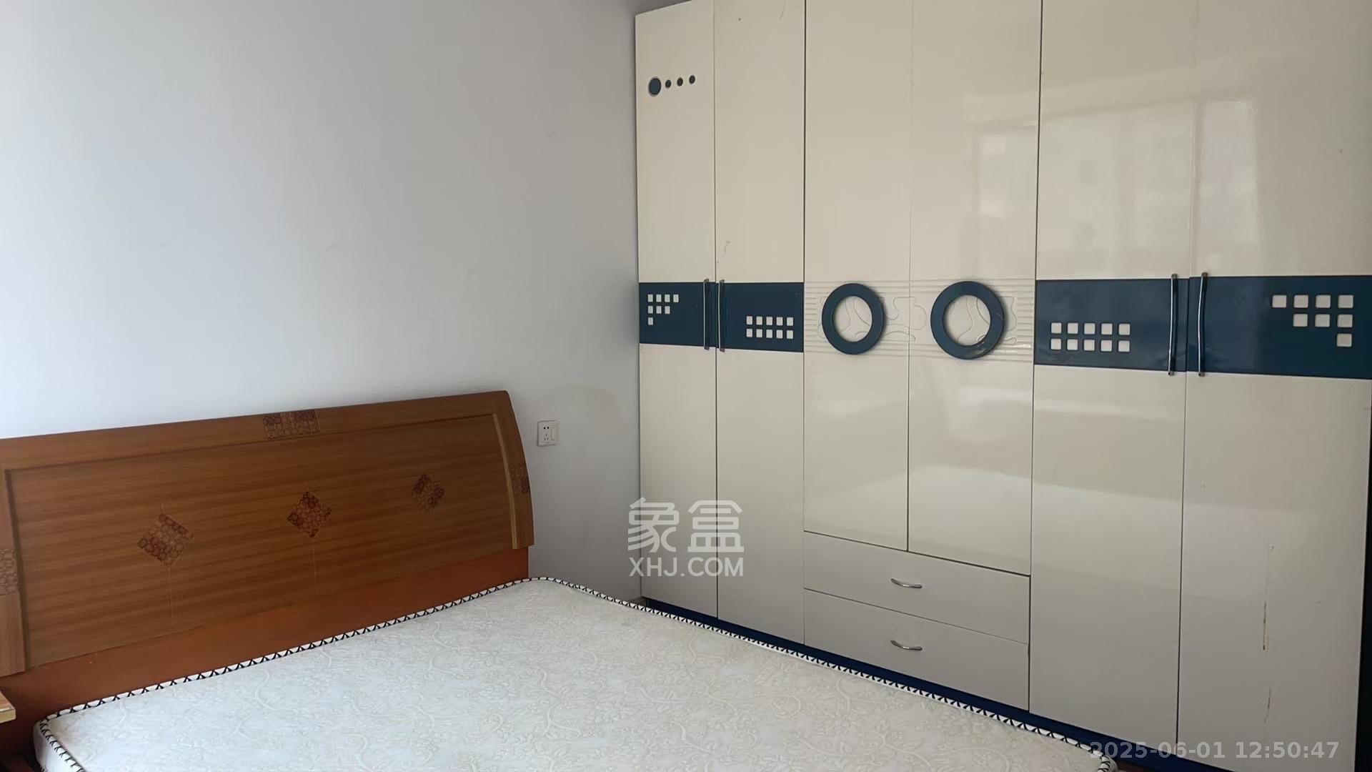 山语城三期 3室2厅1卫 1800.0元/月 山语城三期 3室2厅1卫 1800.0元/月室内图