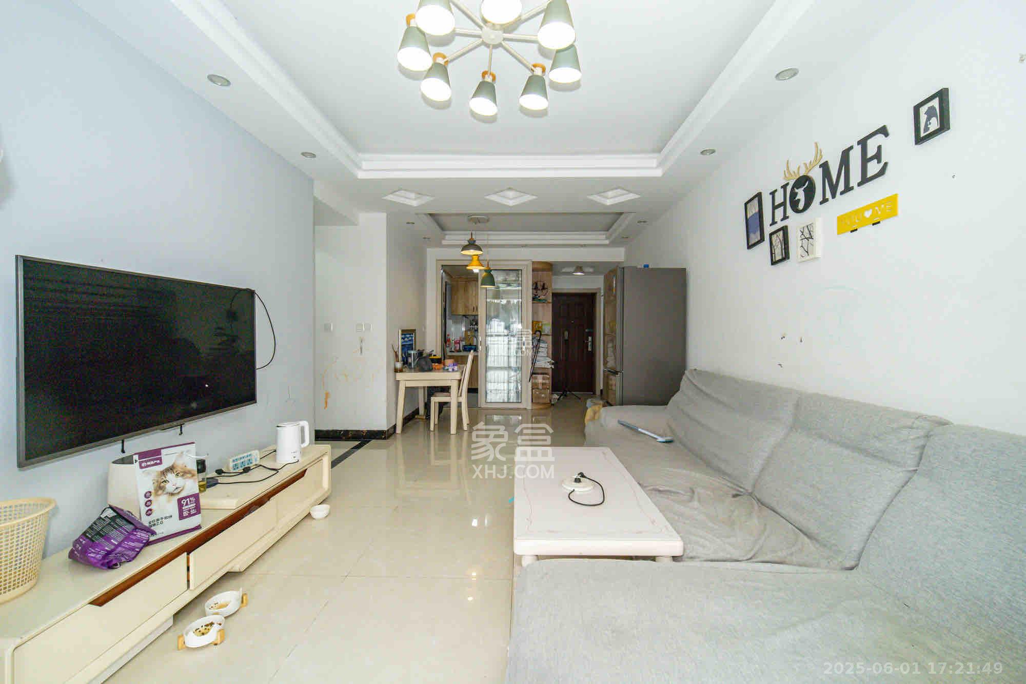 华润置地广场二期  3室2厅1卫    2300.0元/月室内图