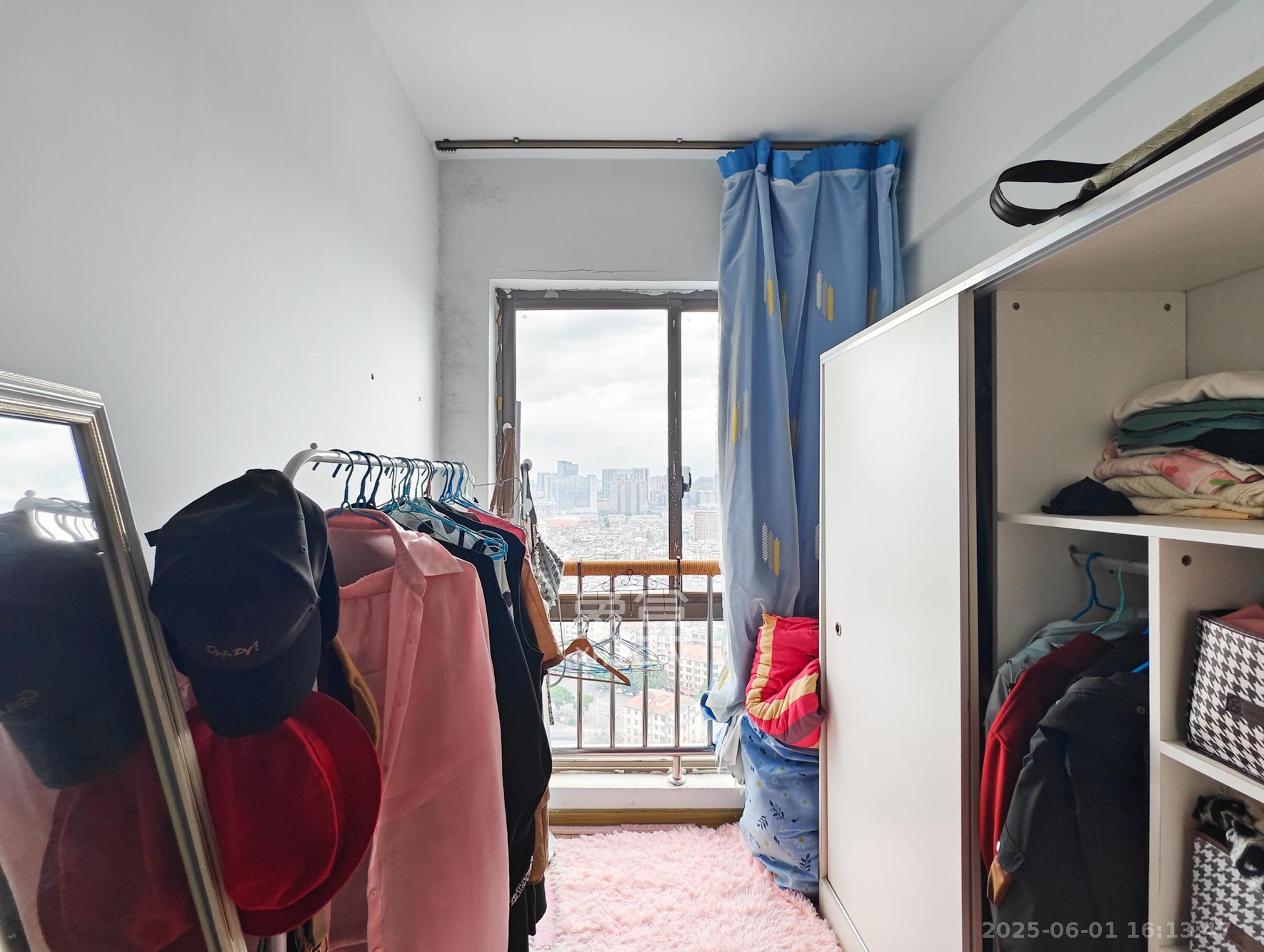 德庆水韵山城  1室1厅1卫    31.0万 德庆水韵山城  1室1厅1卫    31.0万阳台