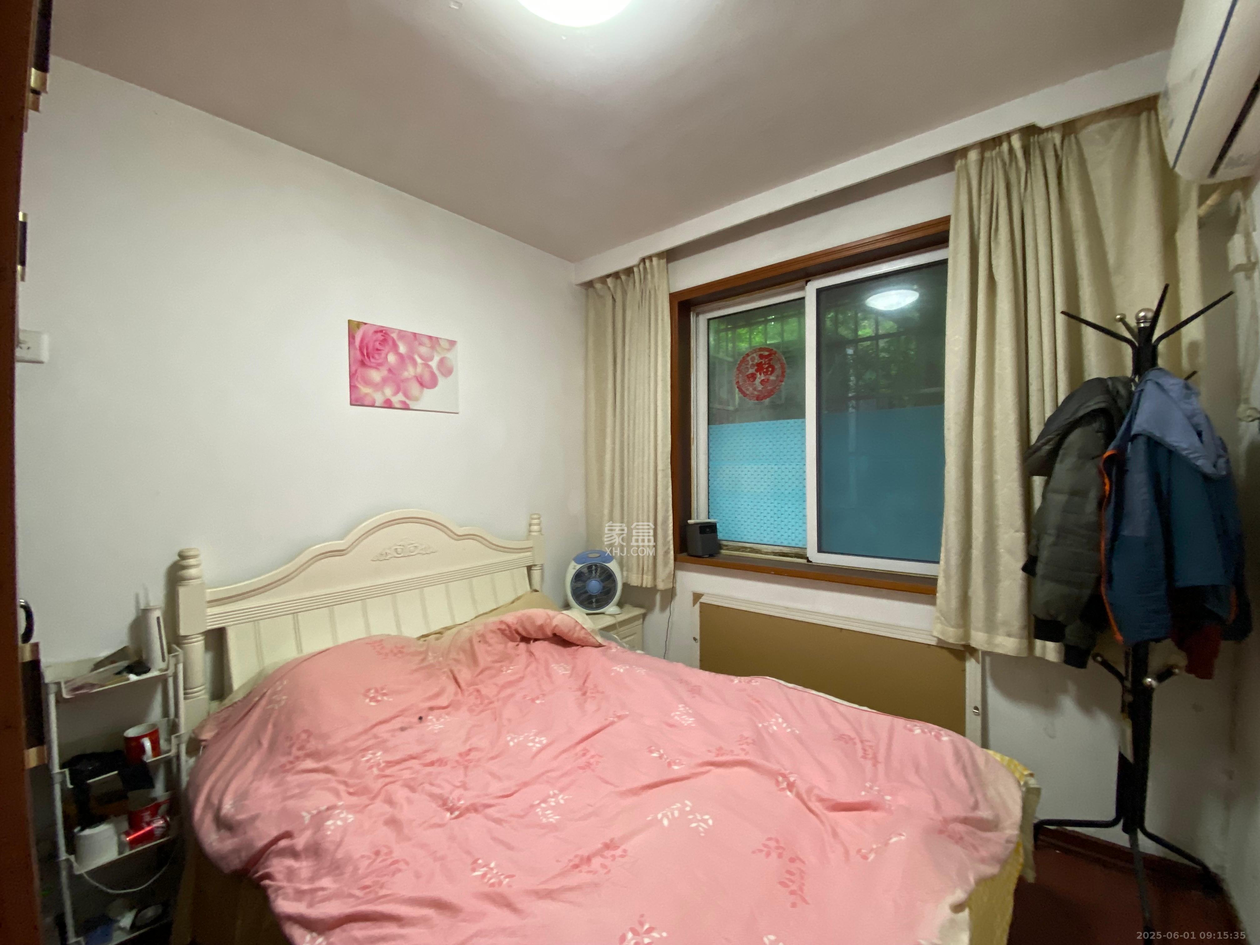 咸嘉新村悦峰园 2室2厅1卫 1900.0元/月 咸嘉新村悦峰园 2室2厅1卫 1900.0元/月室内图