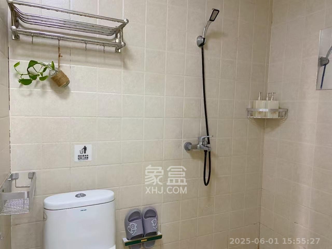 绿地中央广场  1室0厅0卫   1500.00元/月室内图
