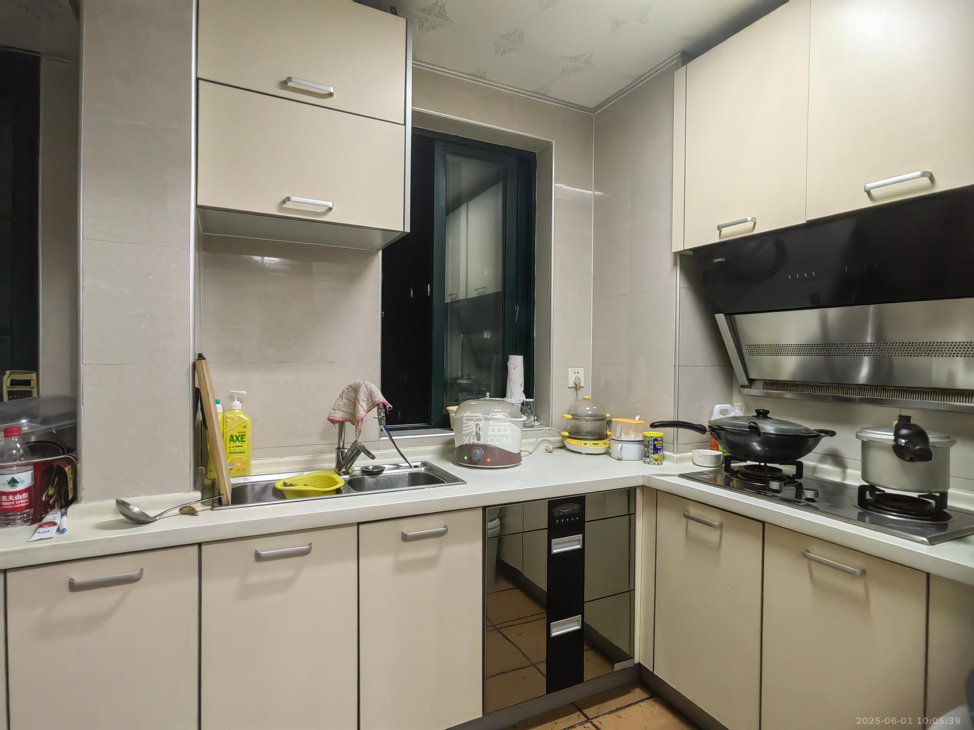 东玺门 4室2厅2卫 3800.0元/月 东玺门 4室2厅2卫 3800.0元/月室内图