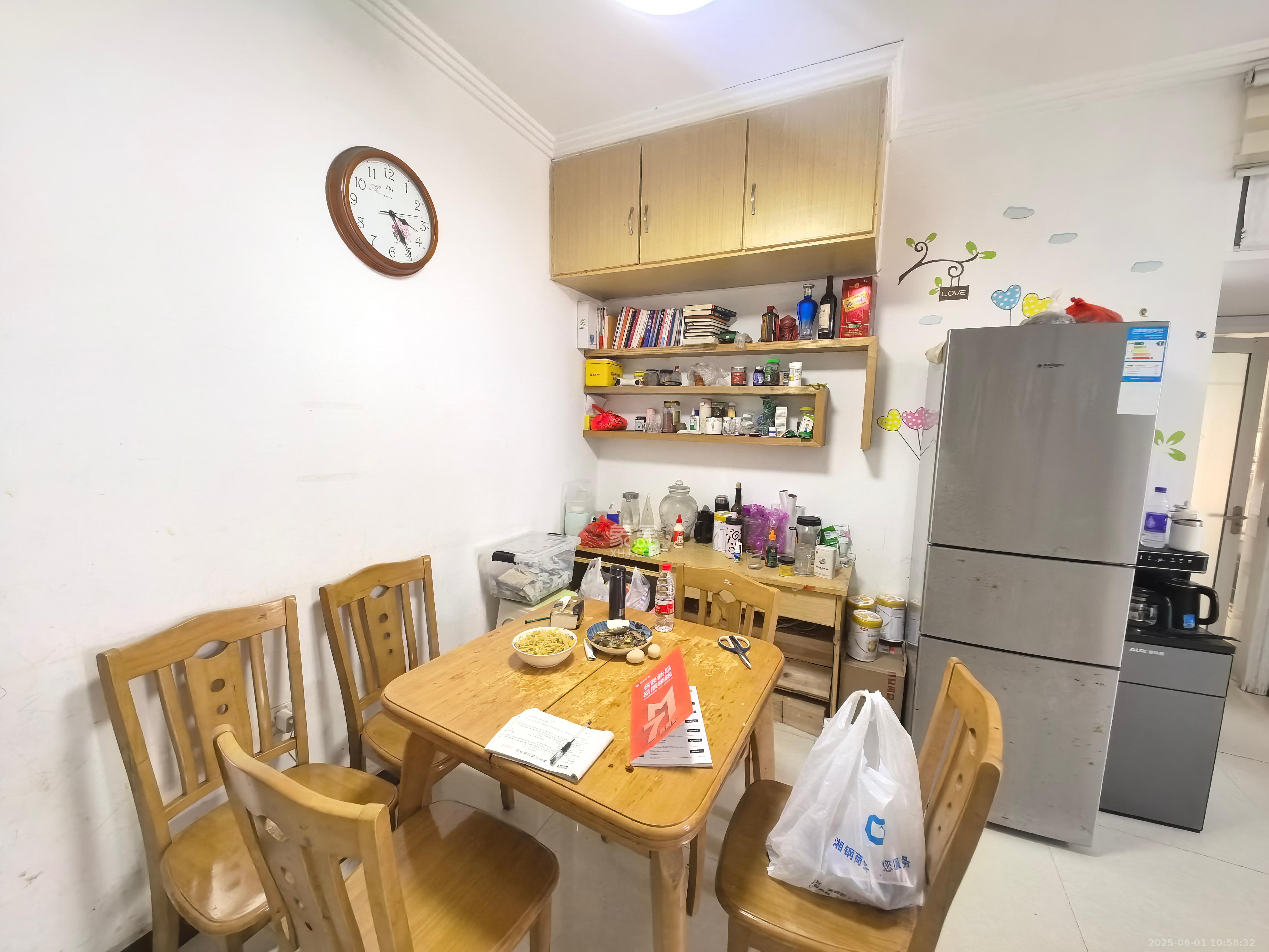 东方锦泰 2室2厅1卫 29.8万 东方锦泰 2室2厅1卫 29.8万客厅