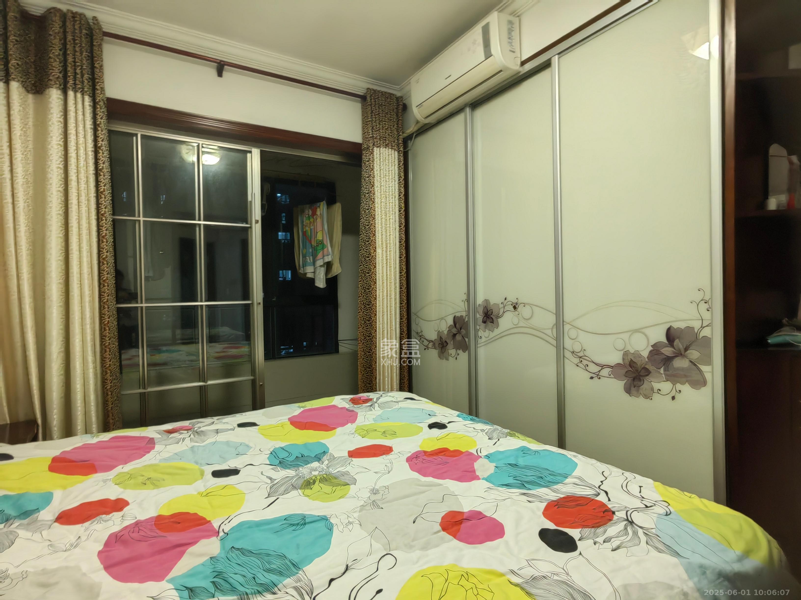 东玺门 4室2厅2卫 3800.0元/月 东玺门 4室2厅2卫 3800.0元/月室内图