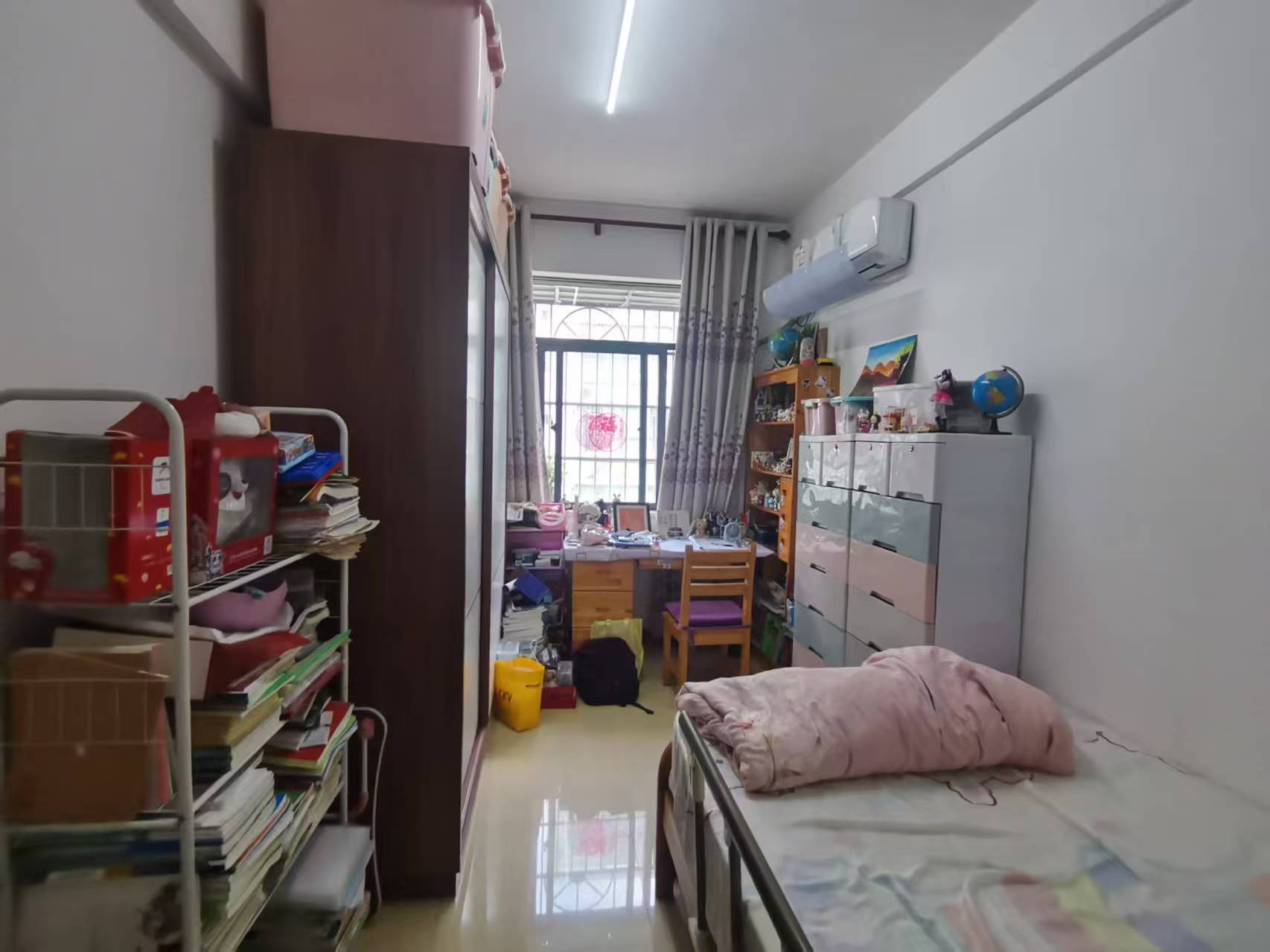 绿源雅都 4室2厅2卫 172.0万 绿源雅都 4室2厅2卫 172.0万客厅