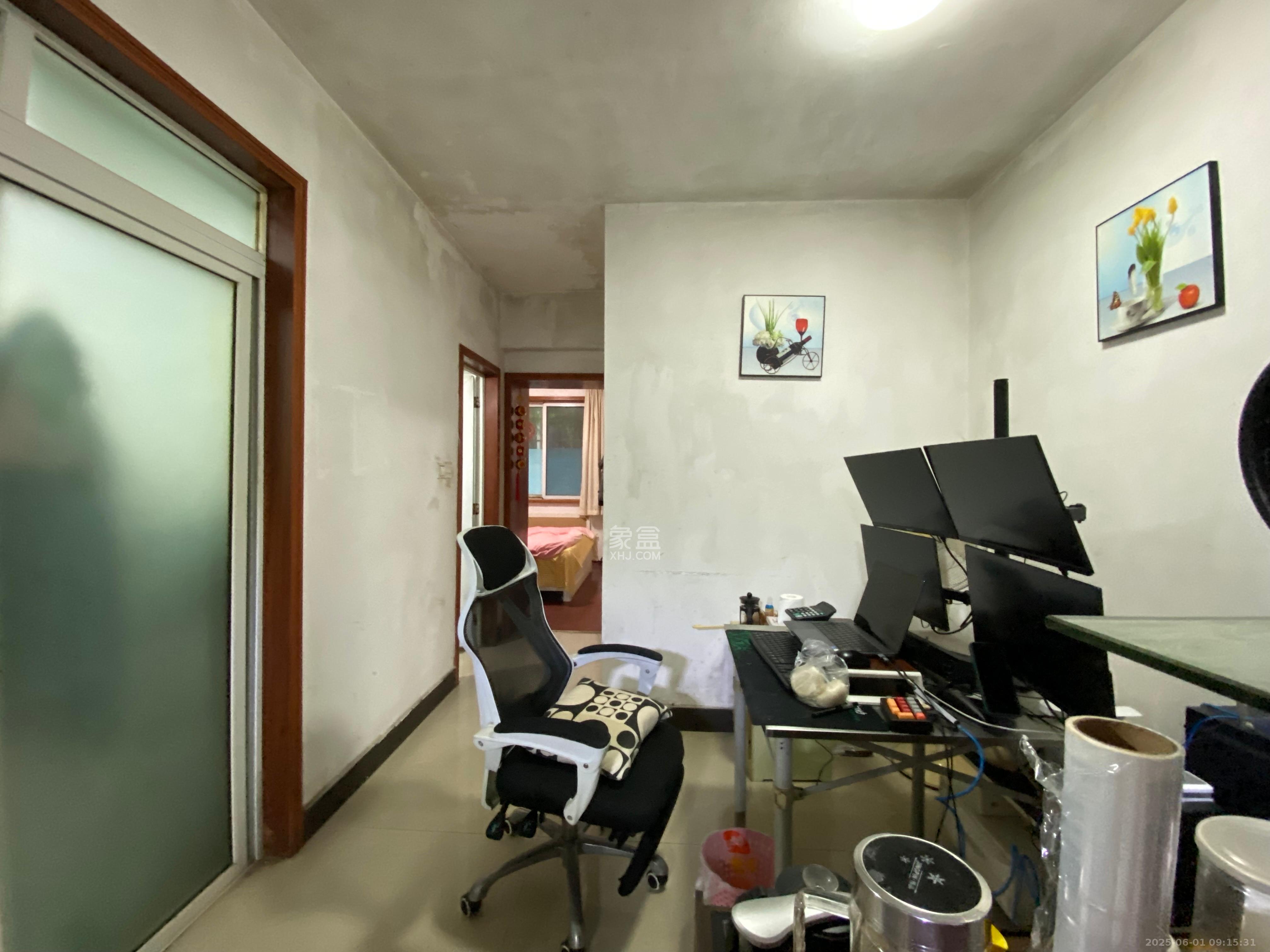 咸嘉新村悦峰园 2室2厅1卫 1900.0元/月 咸嘉新村悦峰园 2室2厅1卫 1900.0元/月室内图