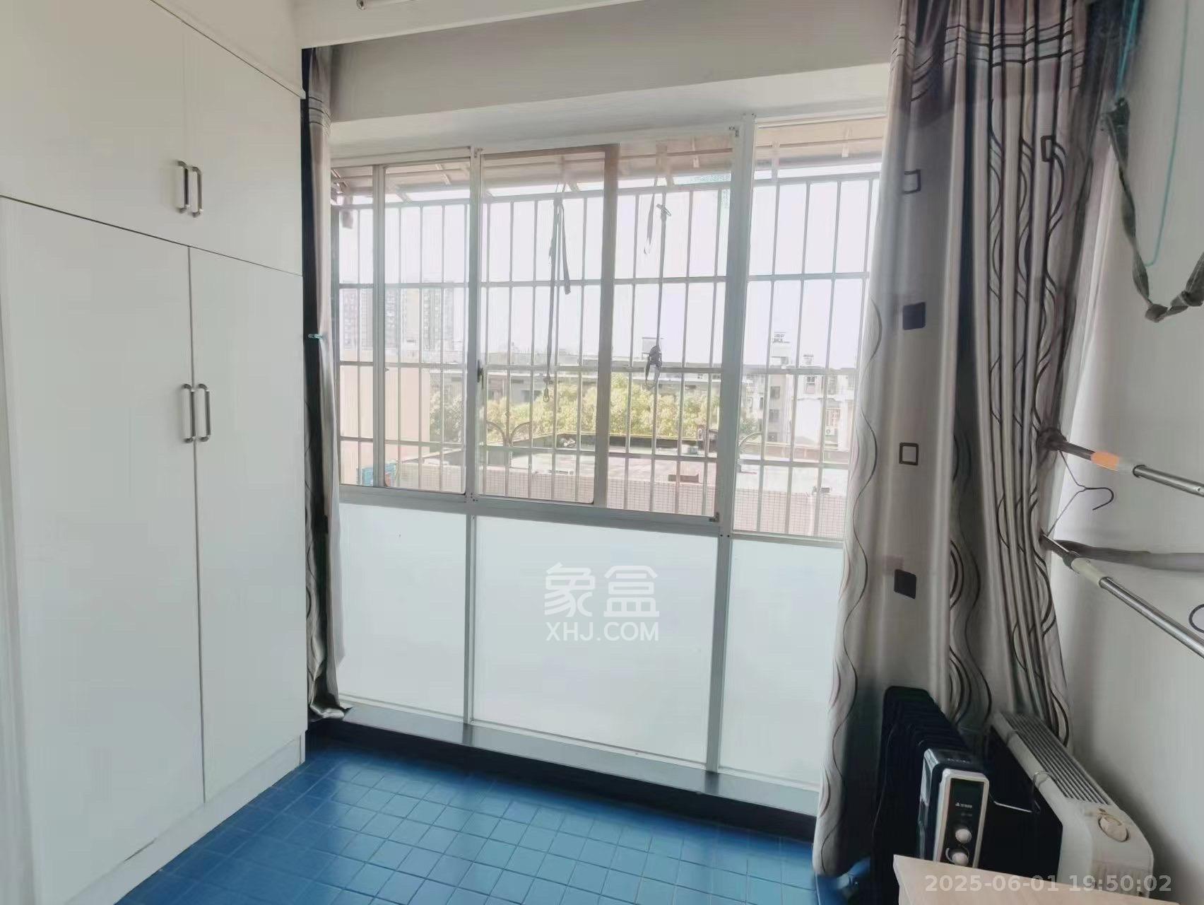 加加大街（华景苑）  3室2厅2卫   3000.00元/月室内图