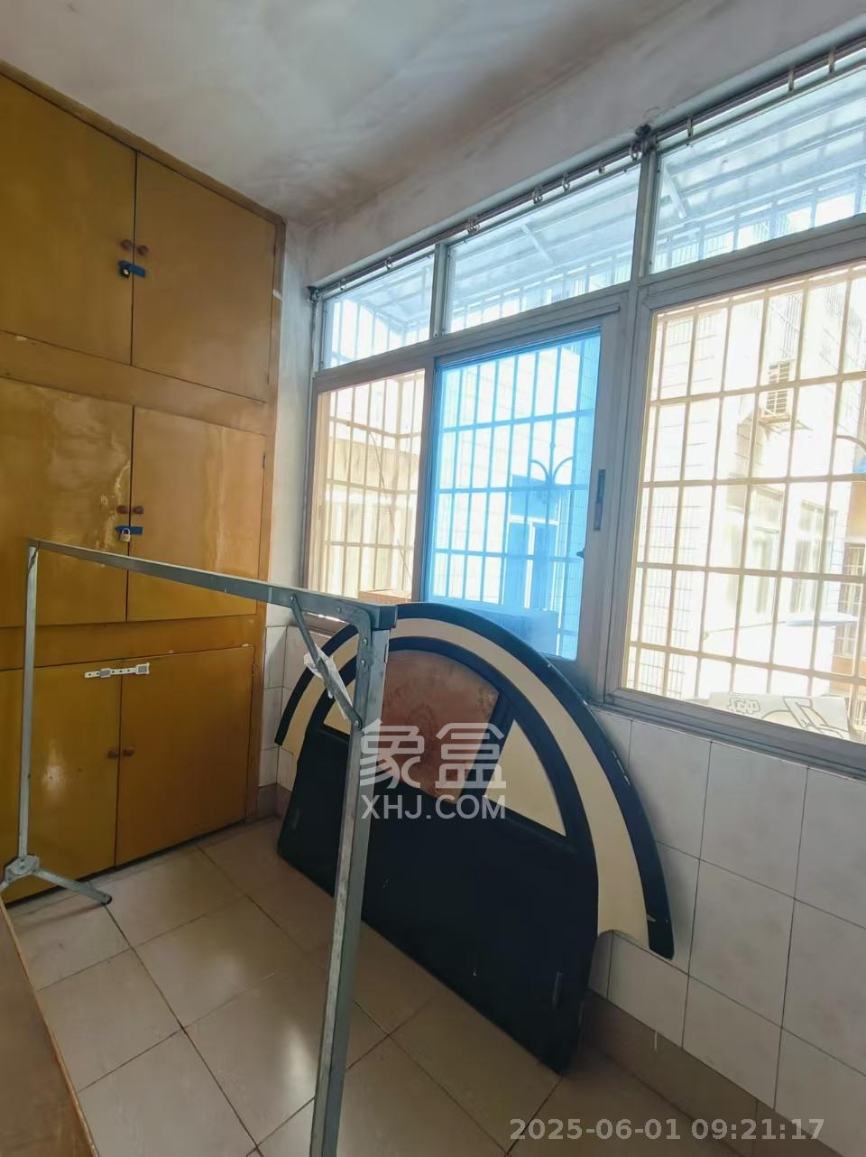 袁家岭省煤炭厅宿舍（芙蓉区省煤炭局小区）  3室2厅1卫   2200.00元/月室内图