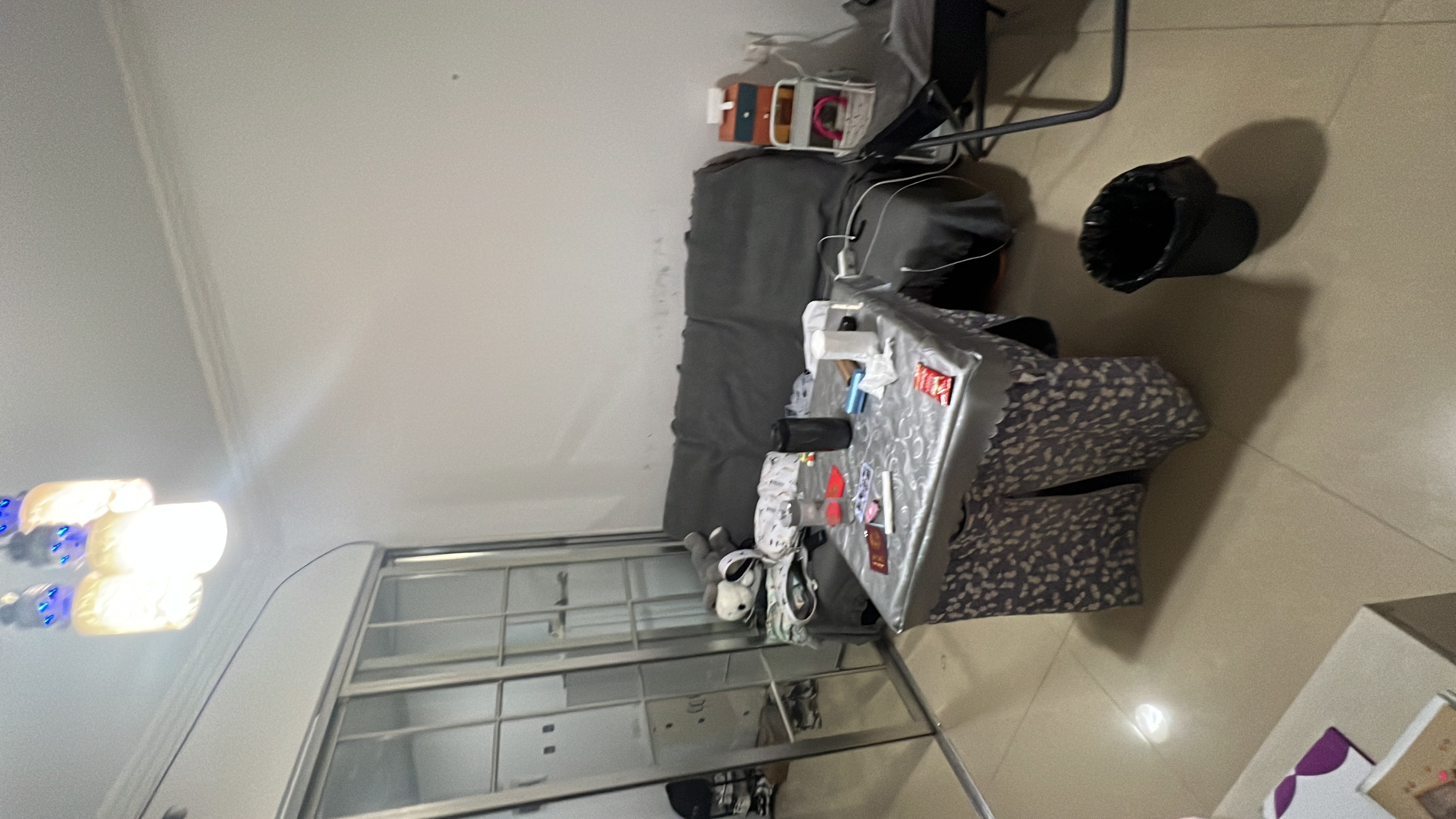 东方豪苑 1室1厅1卫 18.0万 东方豪苑 1室1厅1卫 18.0万客厅