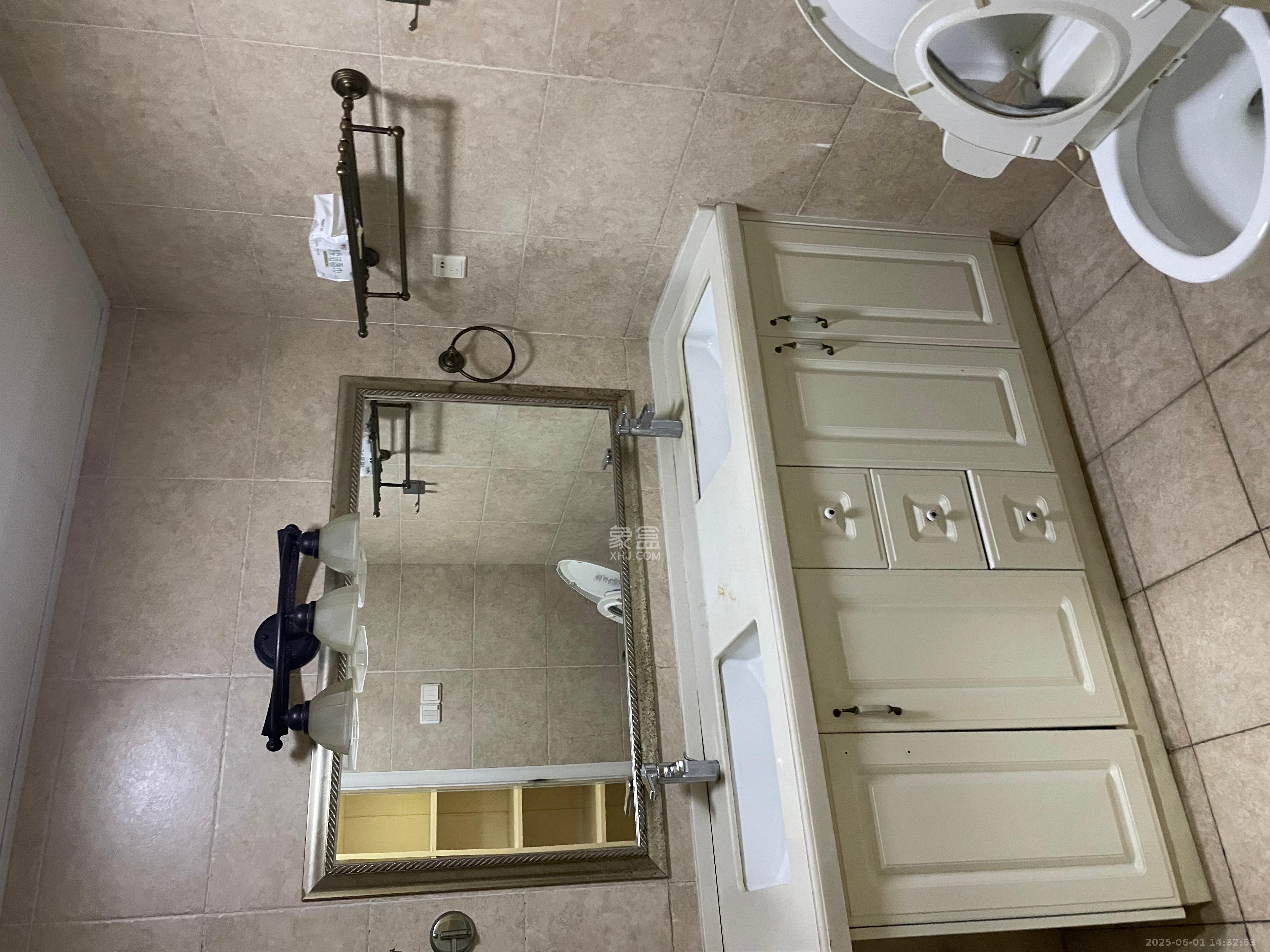 托斯卡纳洋房高层 4室2厅2卫 3500.0元/月 托斯卡纳洋房高层 4室2厅2卫 3500.0元/月室内图