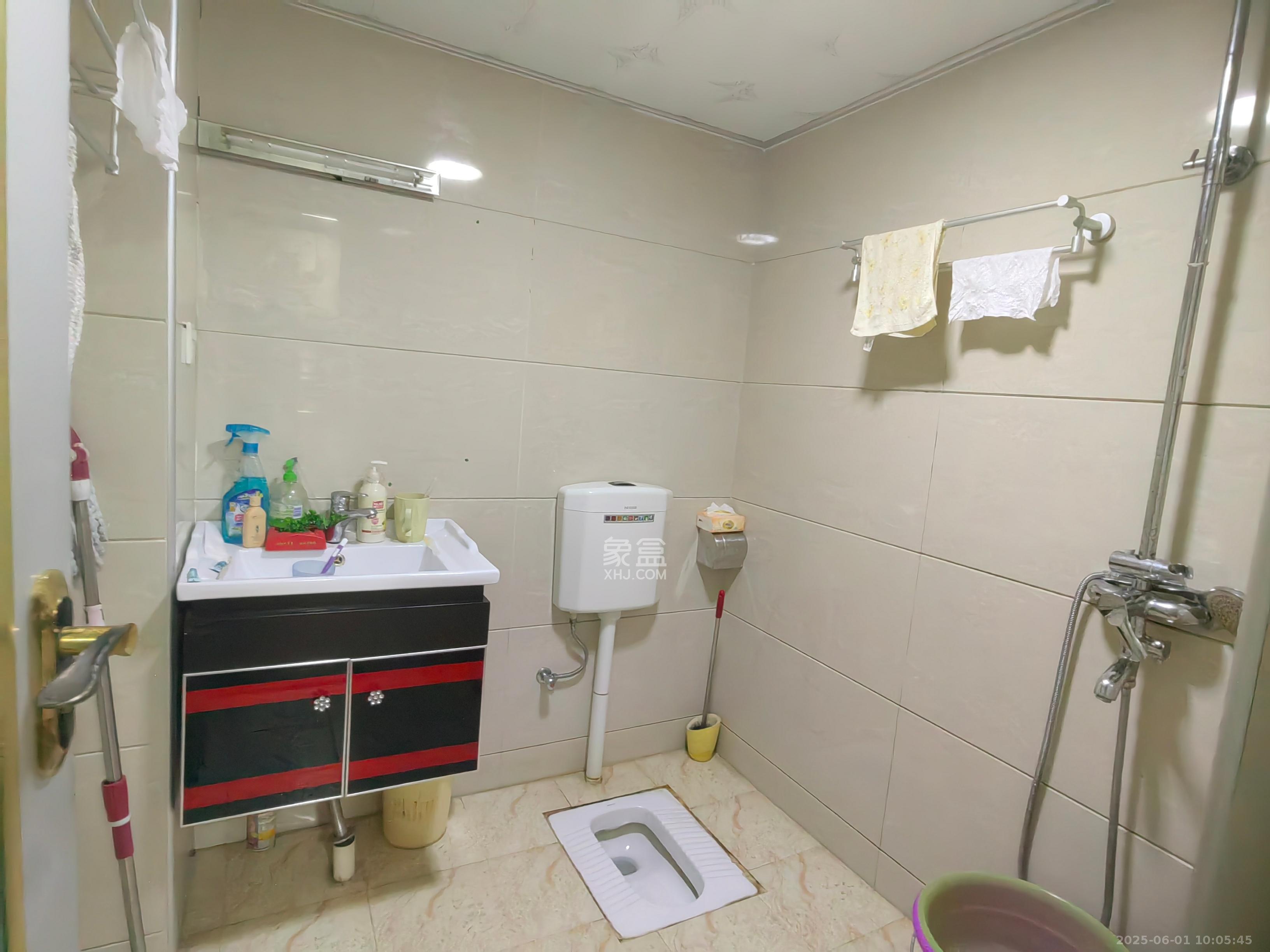 东玺门 4室2厅2卫 3800.0元/月 东玺门 4室2厅2卫 3800.0元/月室内图