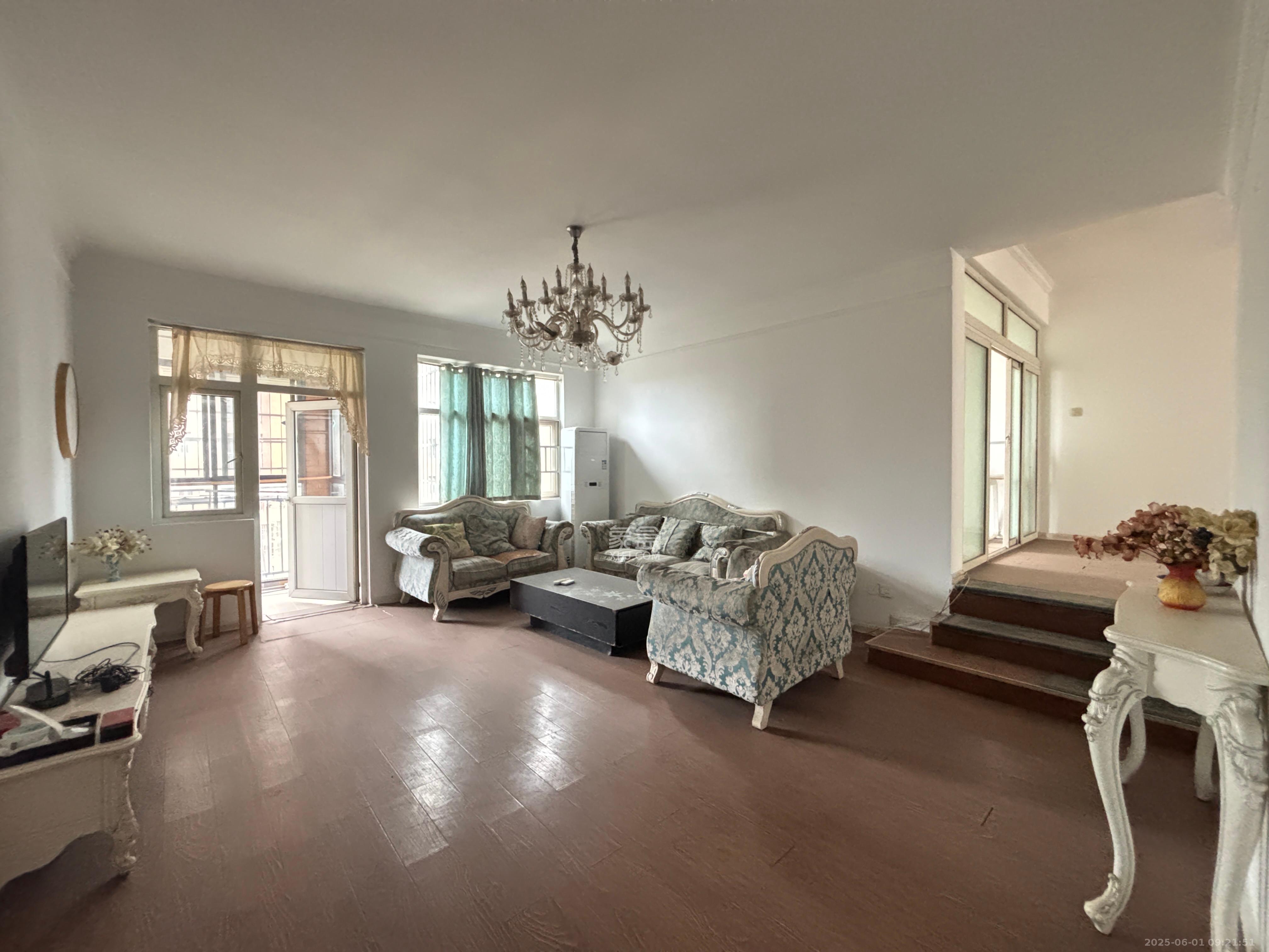 嘉华城(一期) 6室2厅2卫 2800.0元/月 嘉华城(一期) 6室2厅2卫 2800.0元/月室内图