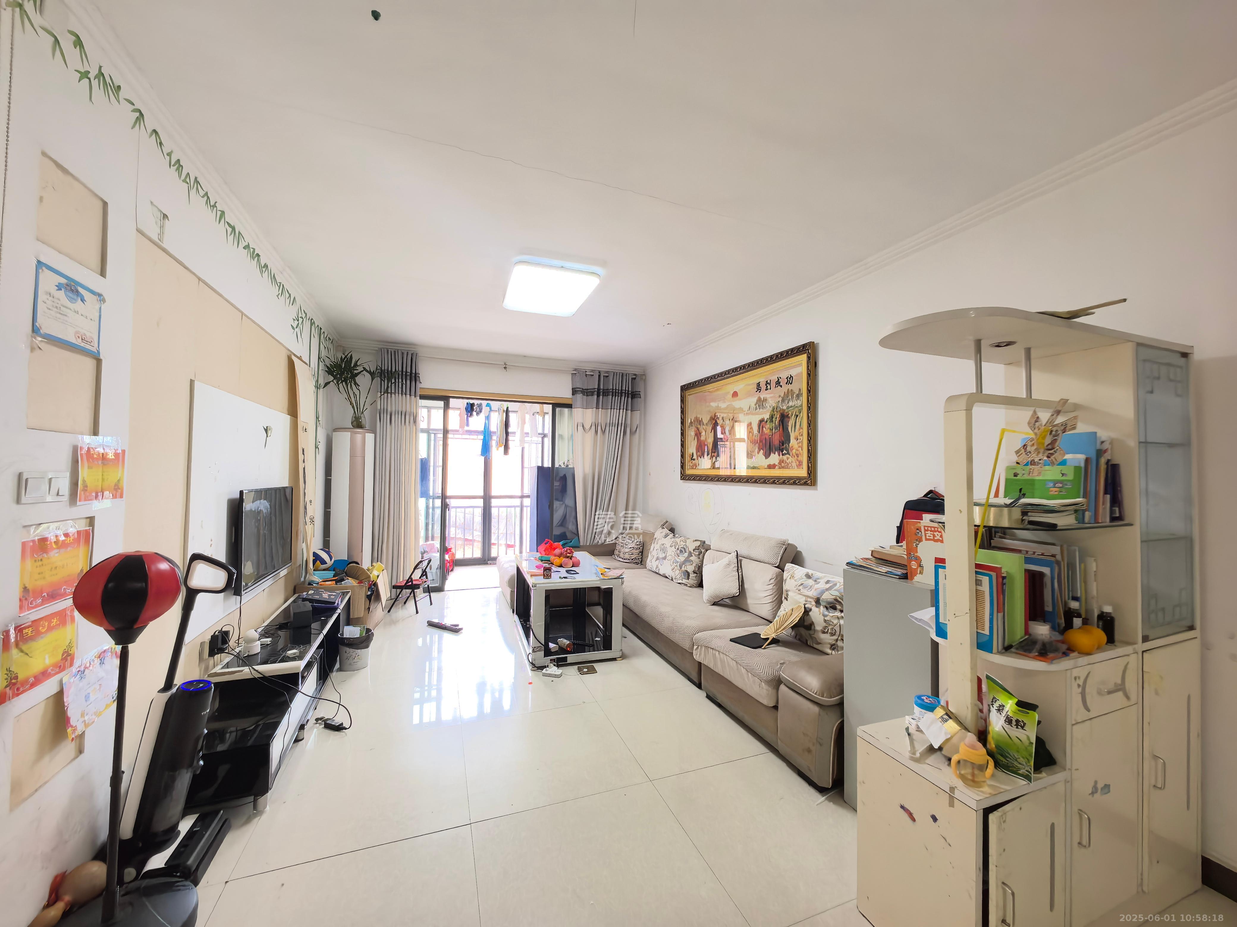 东方锦泰 2室2厅1卫 29.8万 东方锦泰 2室2厅1卫 29.8万客厅