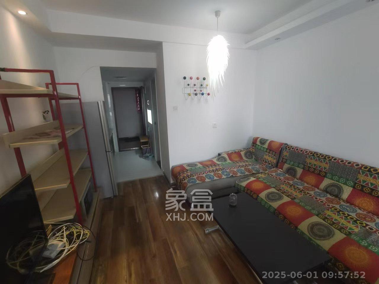 曙光领峰(曙光家园)  1室1厅1卫    1800.0元/月 曙光领峰(曙光家园)  1室1厅1卫    1800.0元/月室内图