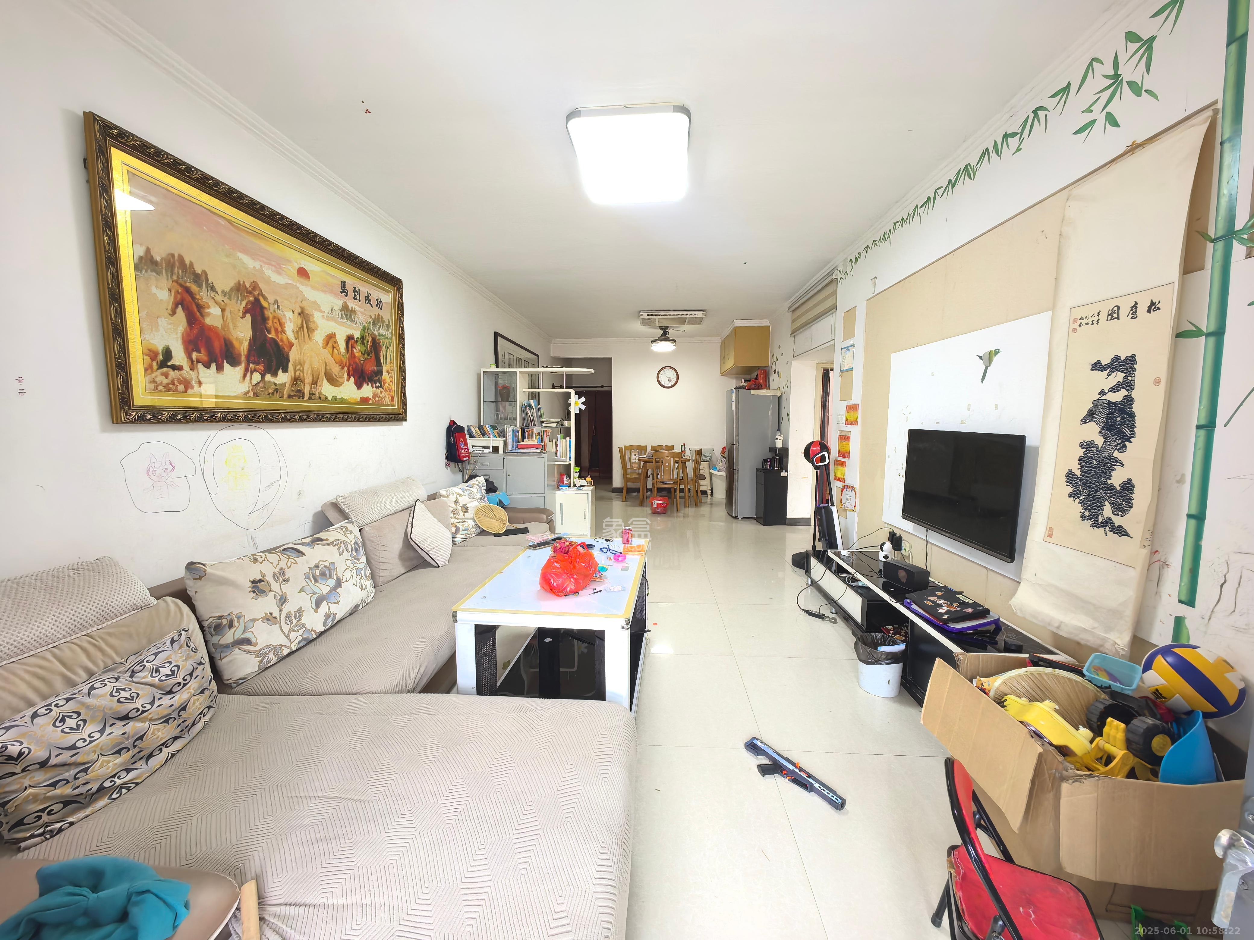 东方锦泰 2室2厅1卫 29.8万 东方锦泰 2室2厅1卫 29.8万客厅