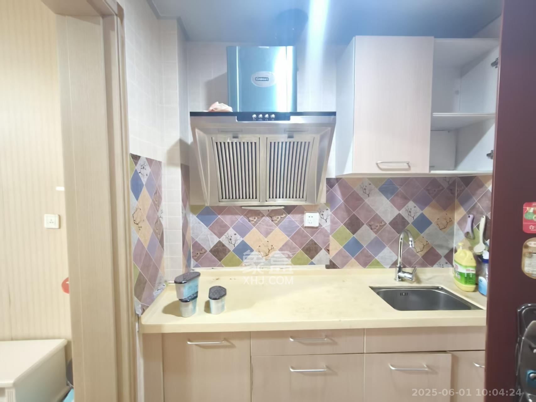 花漾年华（桂花园）  1室1厅1卫    1200.0元/月室内图