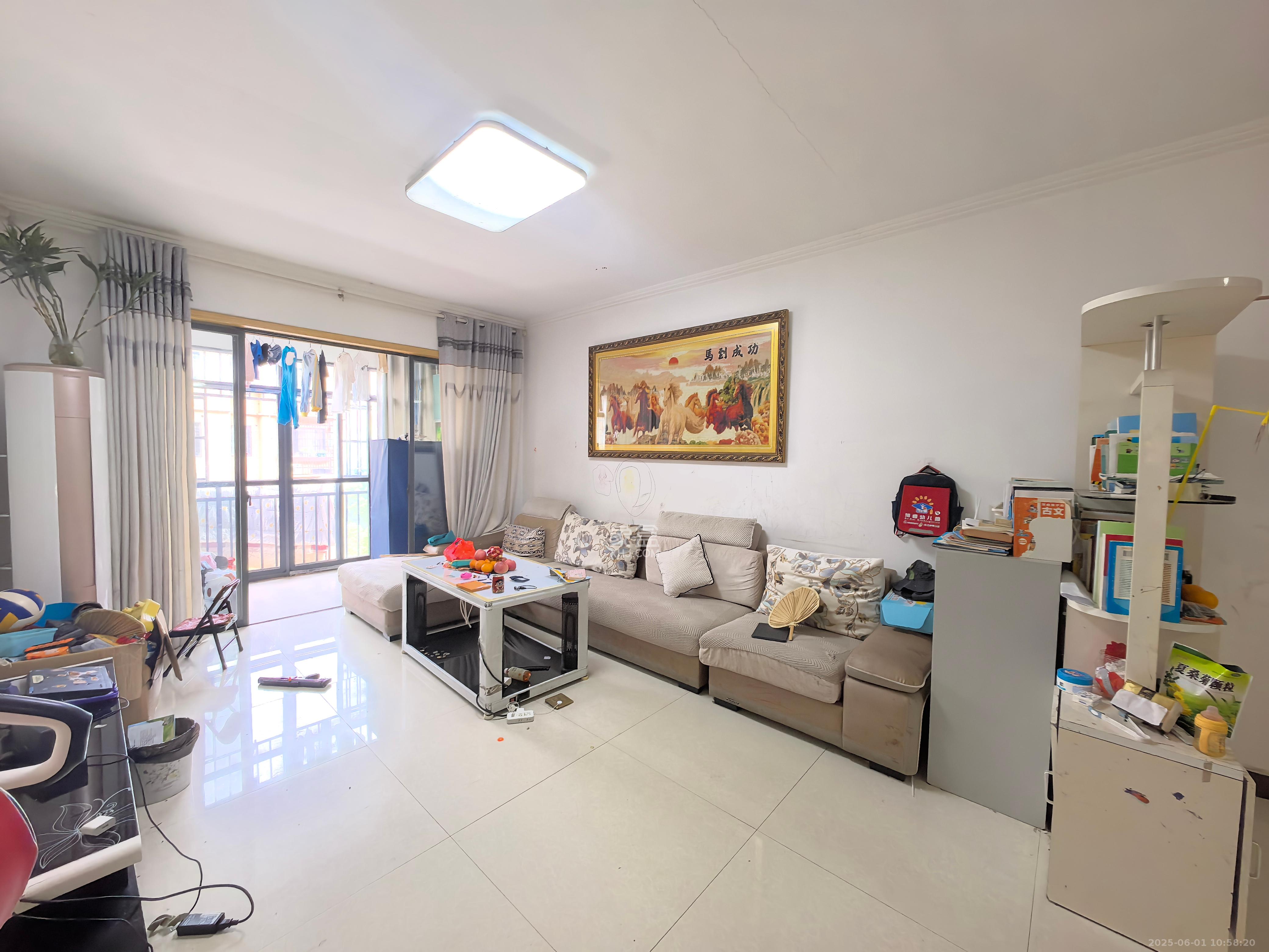 东方锦泰 2室2厅1卫 29.8万 东方锦泰 2室2厅1卫 29.8万客厅