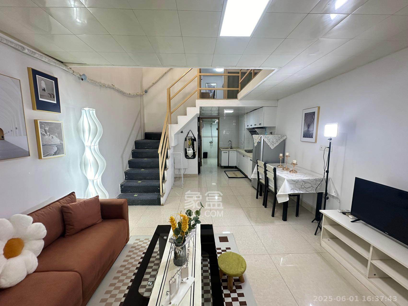 融圣国际  3室1厅1卫    3280.0元/月 融圣国际  3室1厅1卫    3280.0元/月室内图