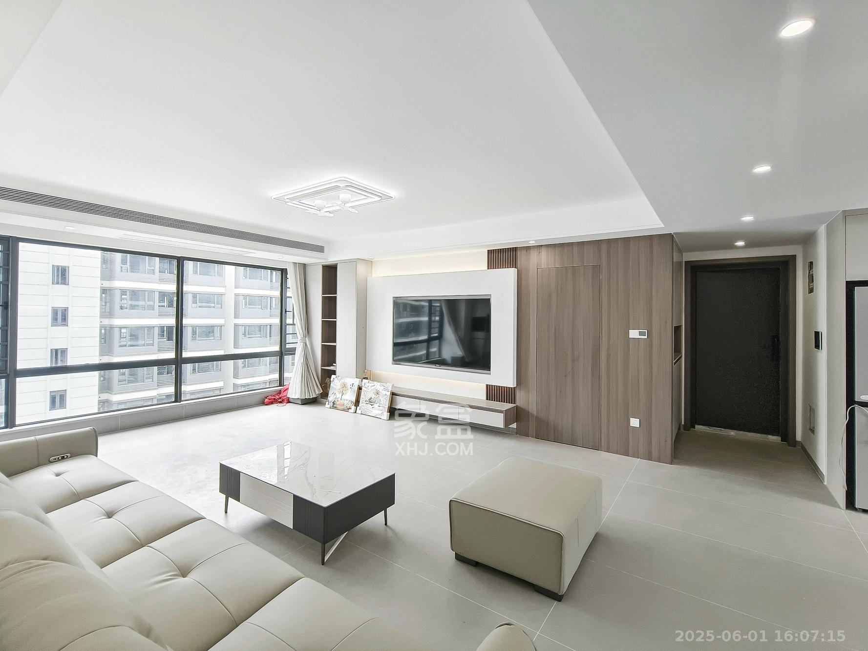 爱情天骄府 3室2厅2卫 160.0万 爱情天骄府 3室2厅2卫 160.0万客厅