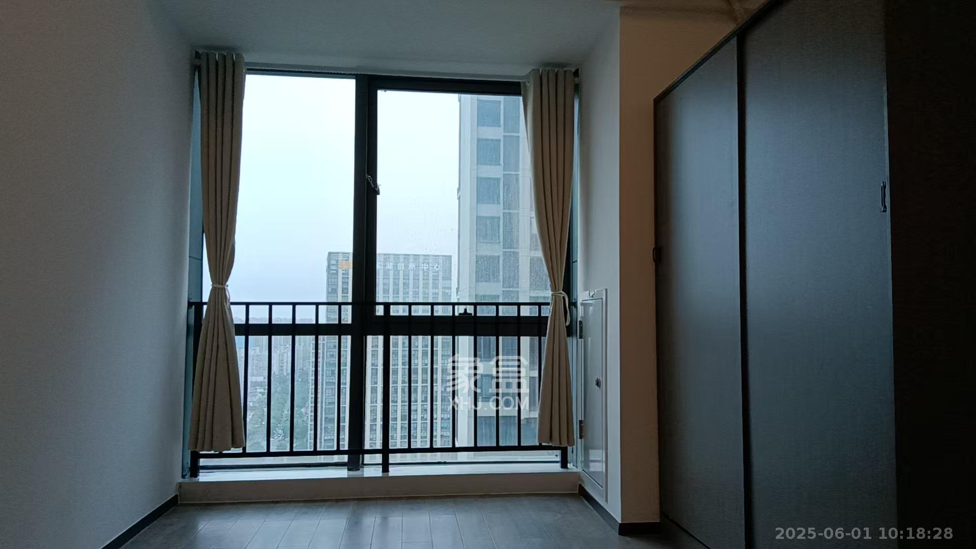 中建宝铂公馆  1室1厅1卫   2000.00元/月室内图