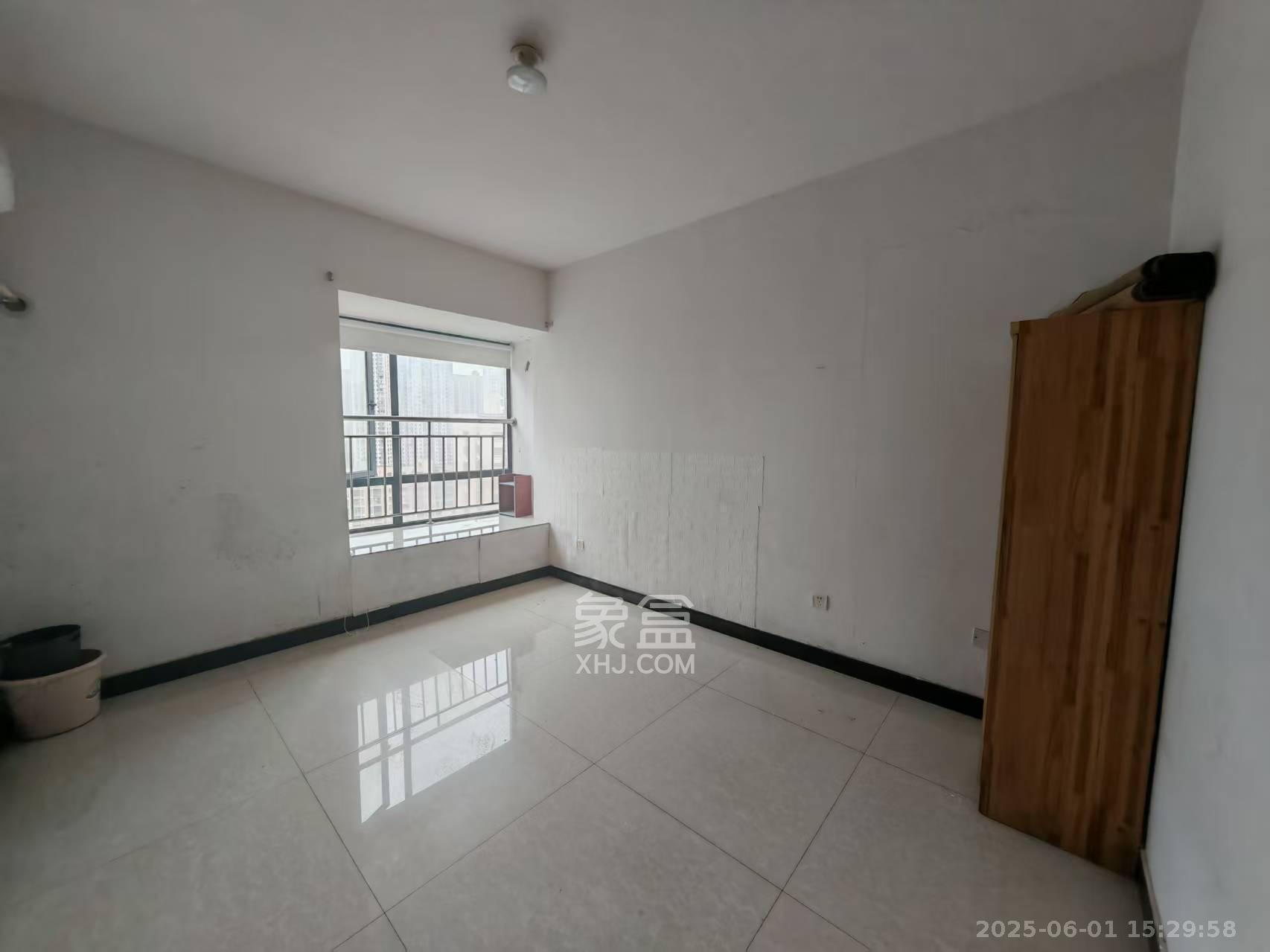 盛地尊域 3室2厅1卫 1200.0元/月 盛地尊域 3室2厅1卫 1200.0元/月室内图