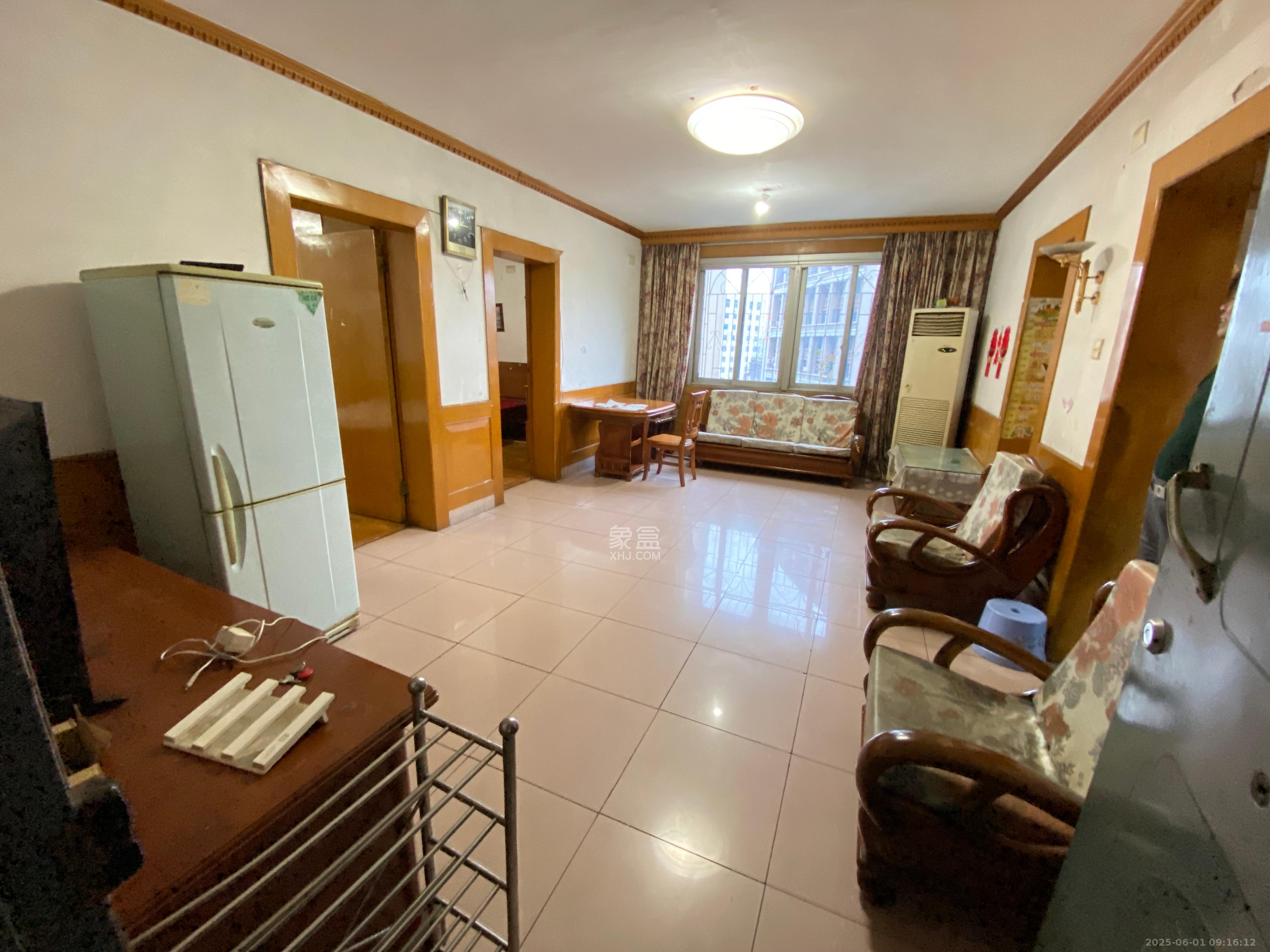 湘江航运宿舍  3室2厅1卫    2000.0元/月 湘江航运宿舍  3室2厅1卫    2000.0元/月室内图