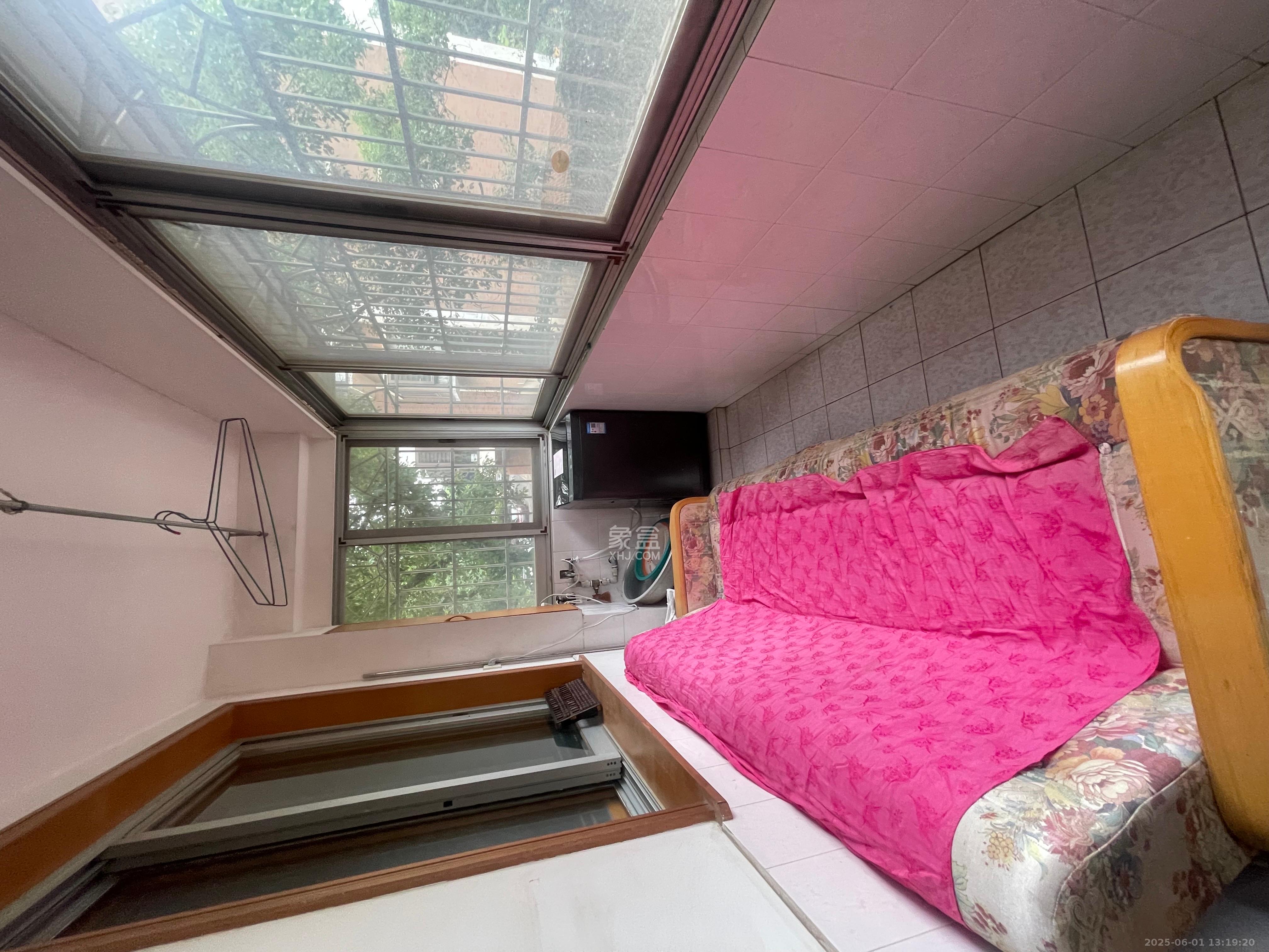 兰景花园  3室2厅2卫   1800.00元/月室内图