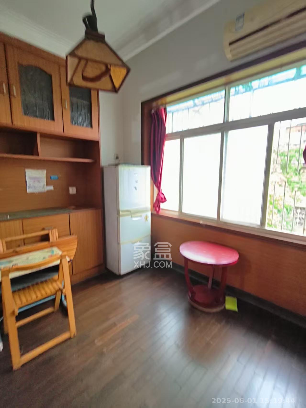 向韶村  2室1厅1卫   1600.00元/月室内图