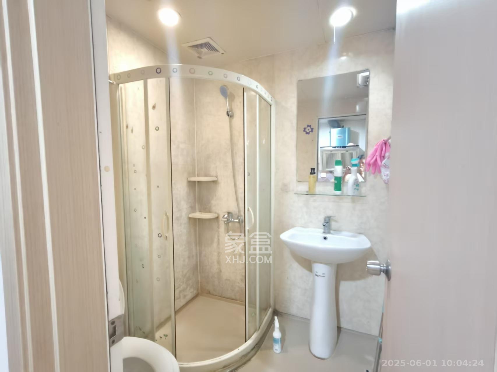 花漾年华（桂花园）  1室1厅1卫    1200.0元/月室内图