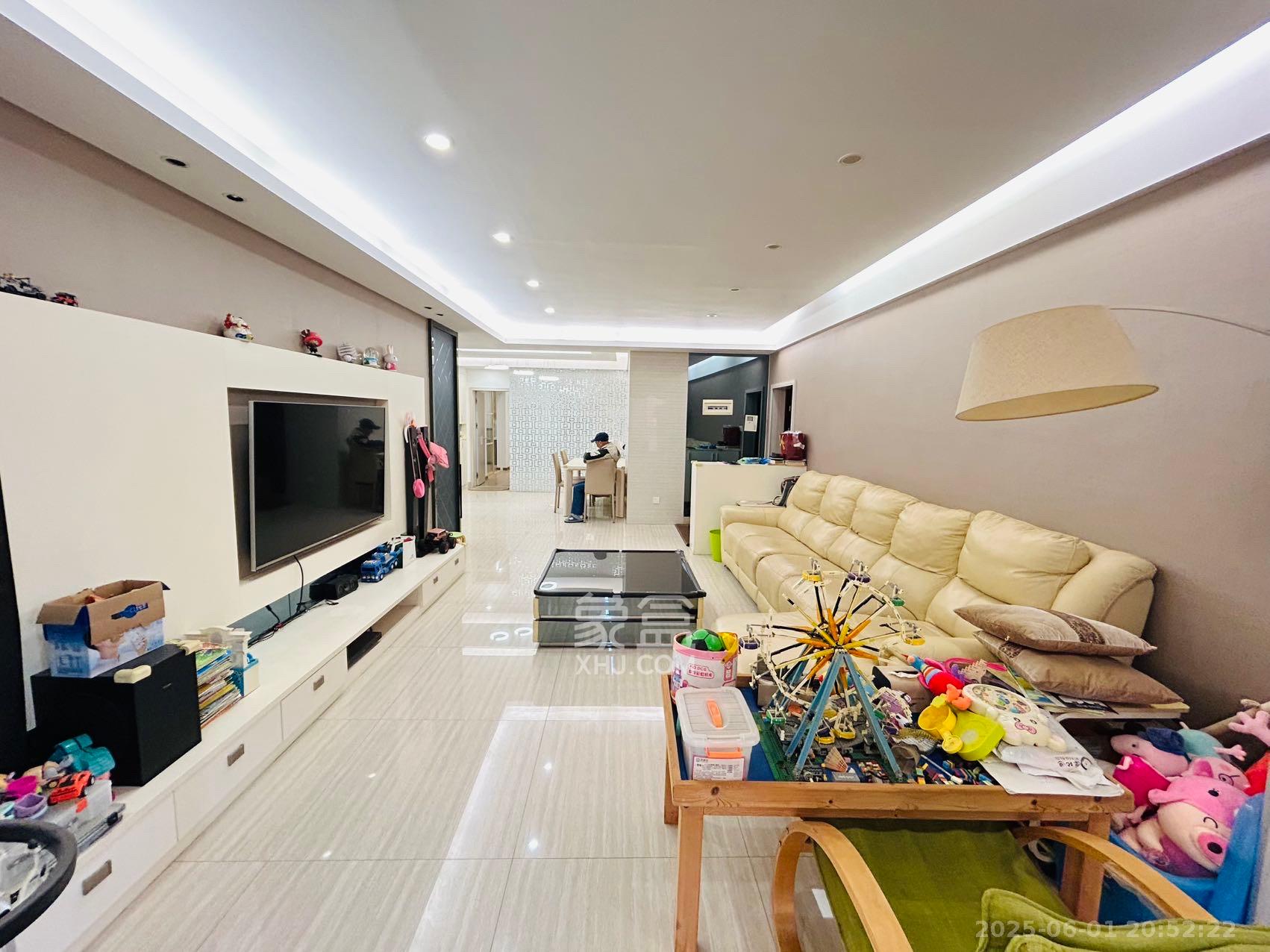 华雅花园  3室2厅2卫    53.8万 华雅花园  3室2厅2卫    53.8万