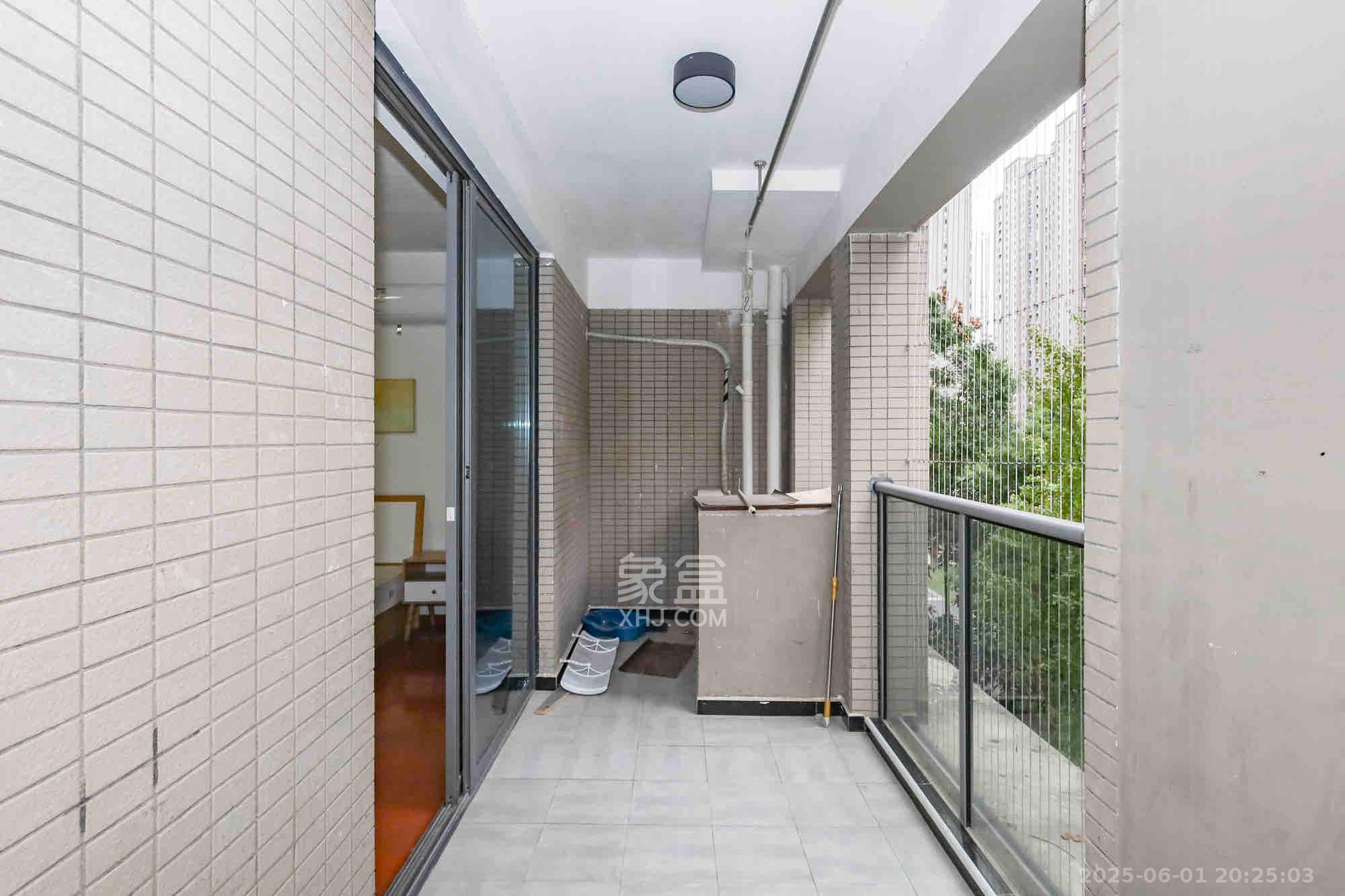 八方小区C区  3室2厅2卫   3800.00元/月室内图