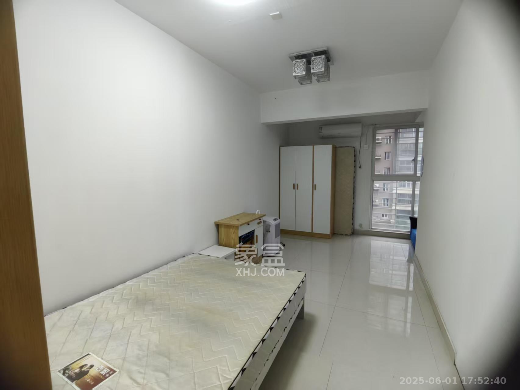 上河国际C区  4室2厅2卫   3800.00元/月室内图
