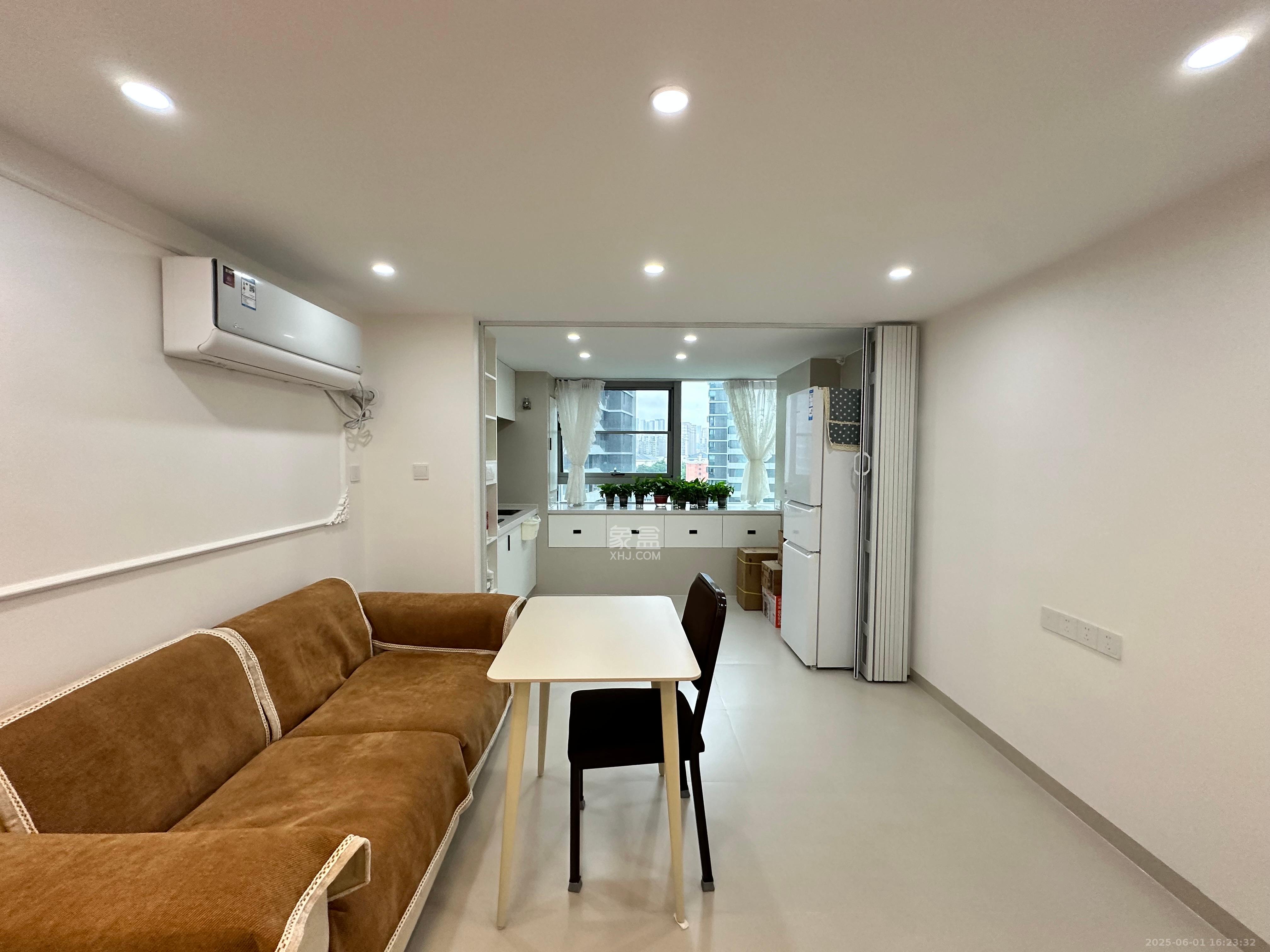 复地滨江金融中心 2室1厅1卫 2800.0元/月 复地滨江金融中心 2室1厅1卫 2800.0元/月室内图