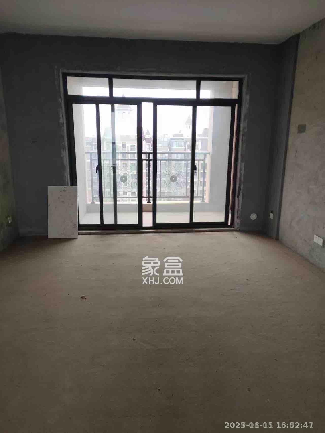 东方名苑臻锦园  3室2厅2卫    81.8万