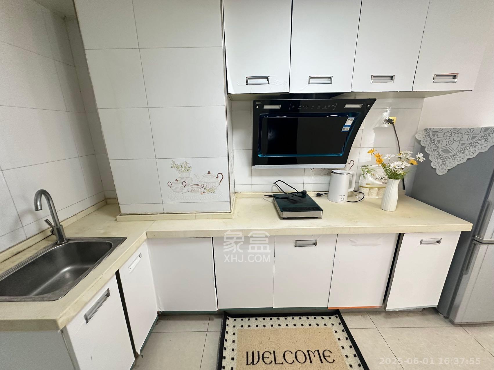 融圣国际  3室1厅1卫    3280.0元/月 融圣国际  3室1厅1卫    3280.0元/月室内图