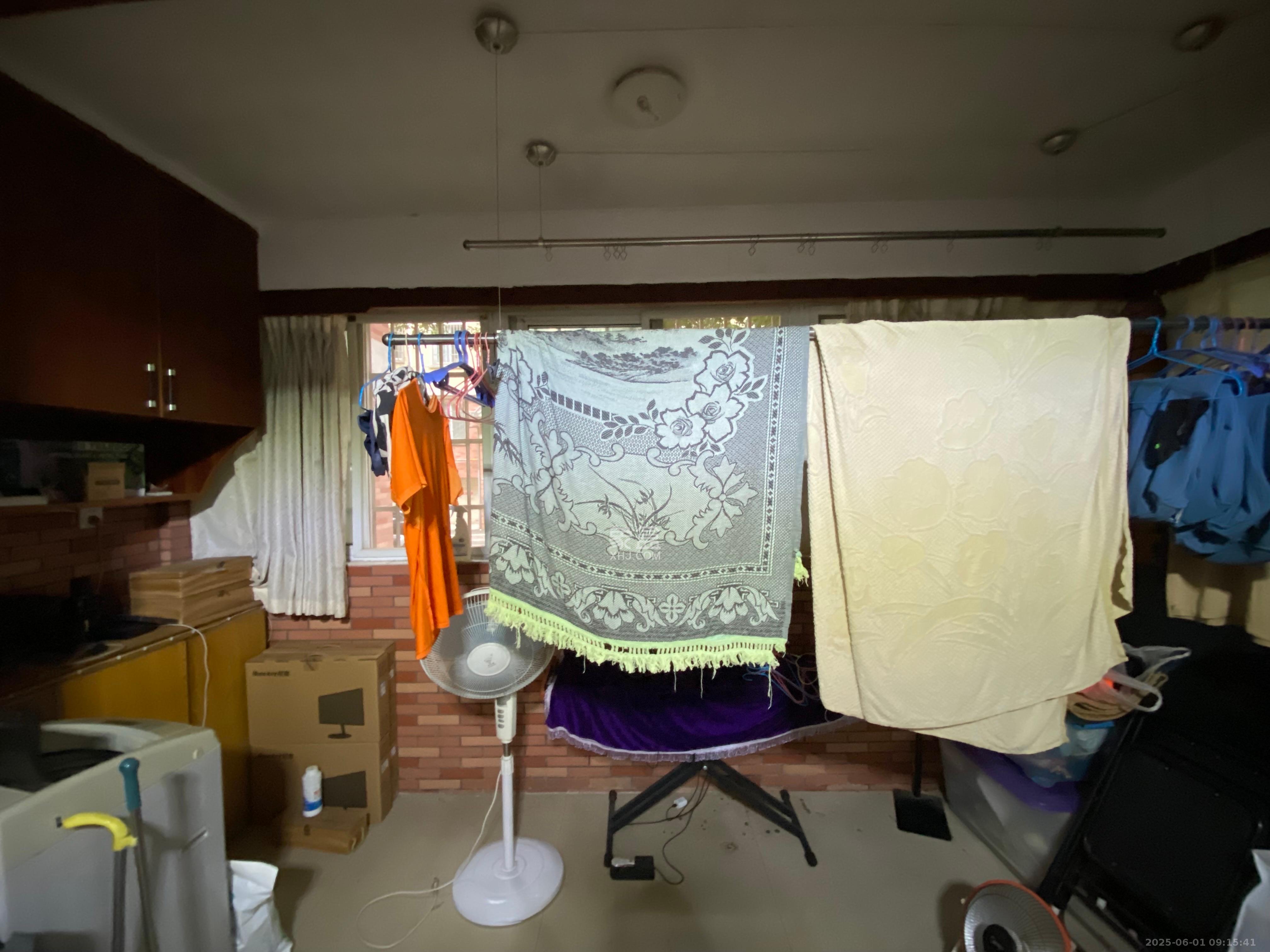 咸嘉新村悦峰园 2室2厅1卫 1900.0元/月 咸嘉新村悦峰园 2室2厅1卫 1900.0元/月室内图